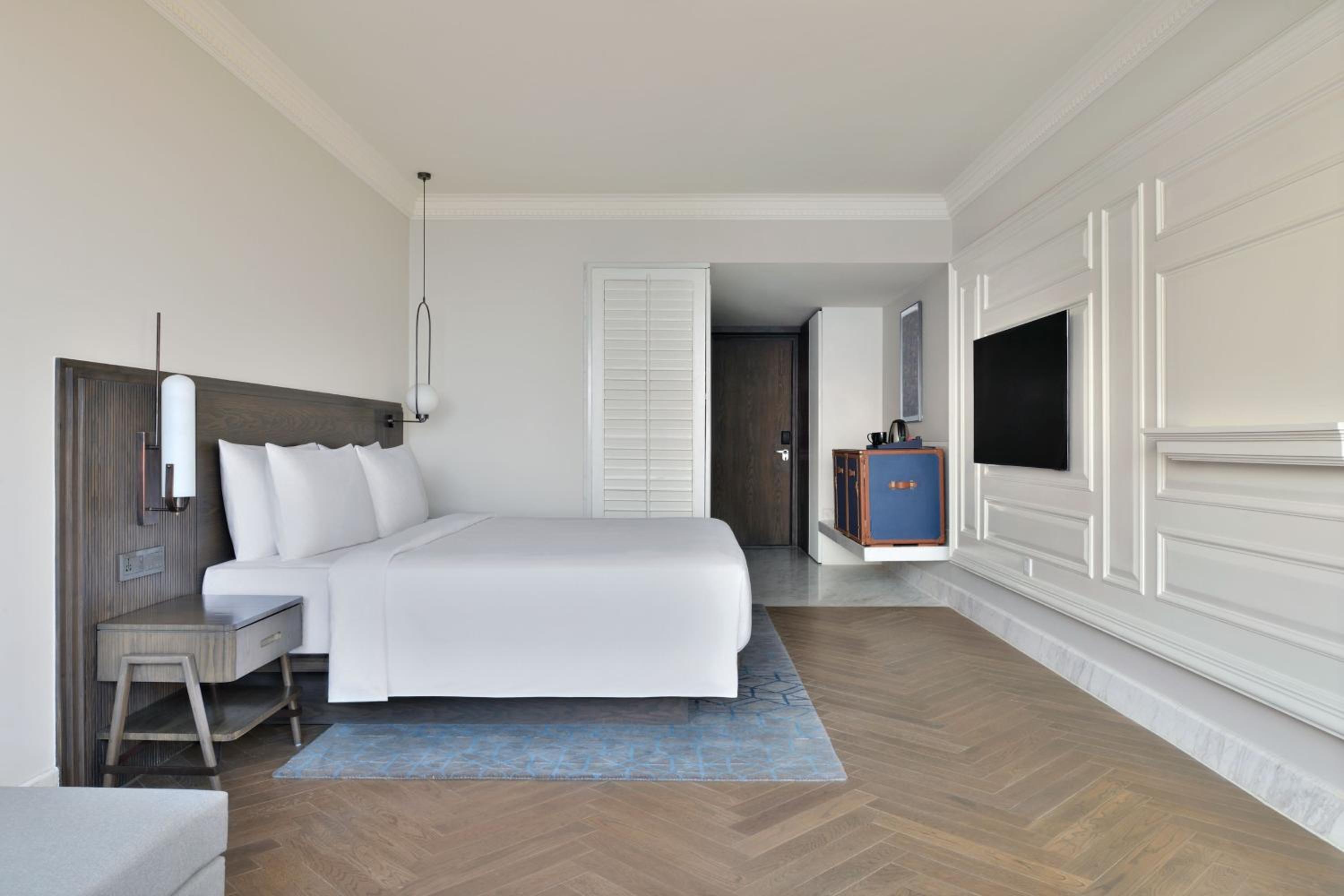 Premium King, Larger Guest room, 1 King X Complimentary Golden Temple transfers - Photo 3