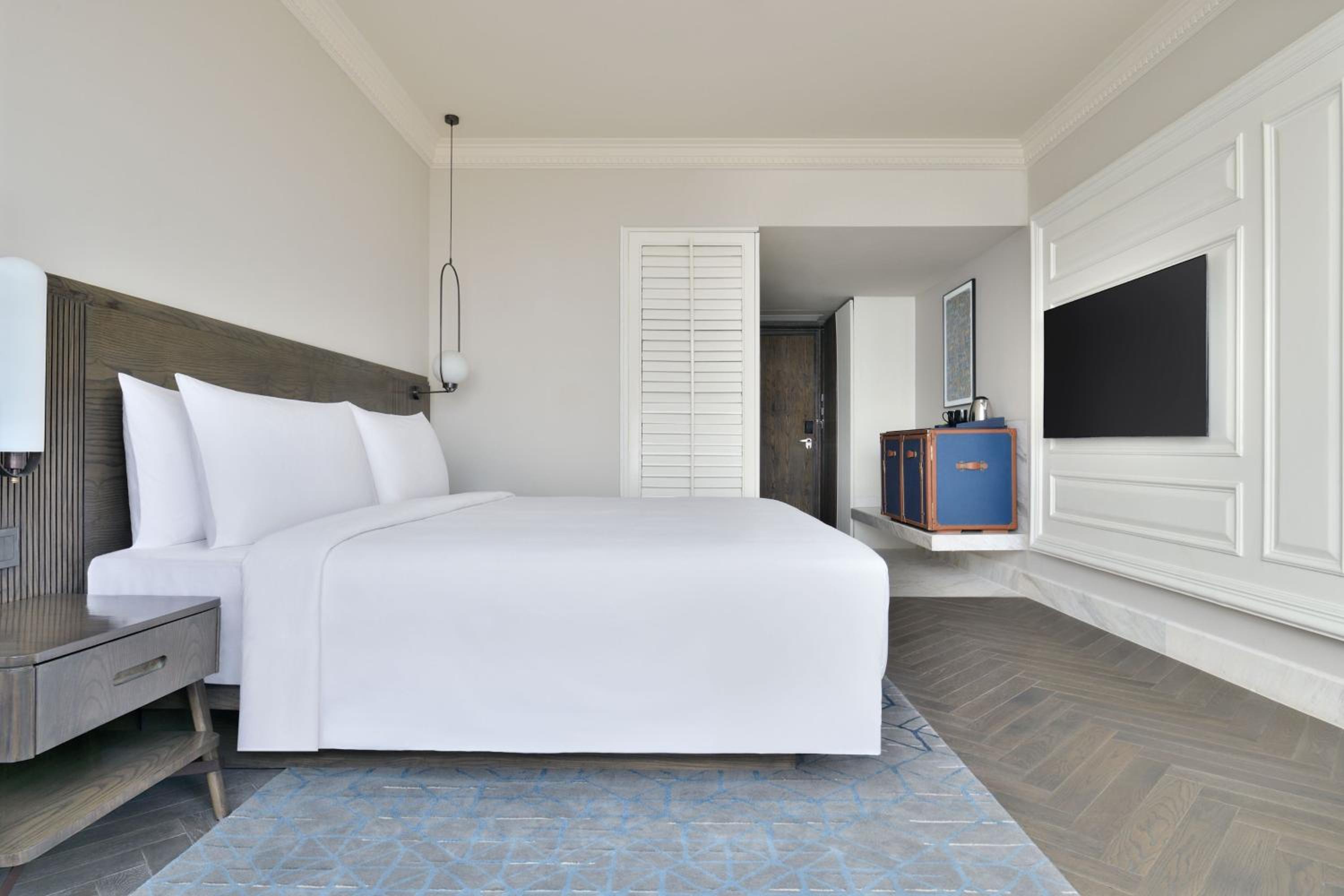 Executive King Room - Lounge Access X Complimentary Golden Temple transfers - Photo 3
