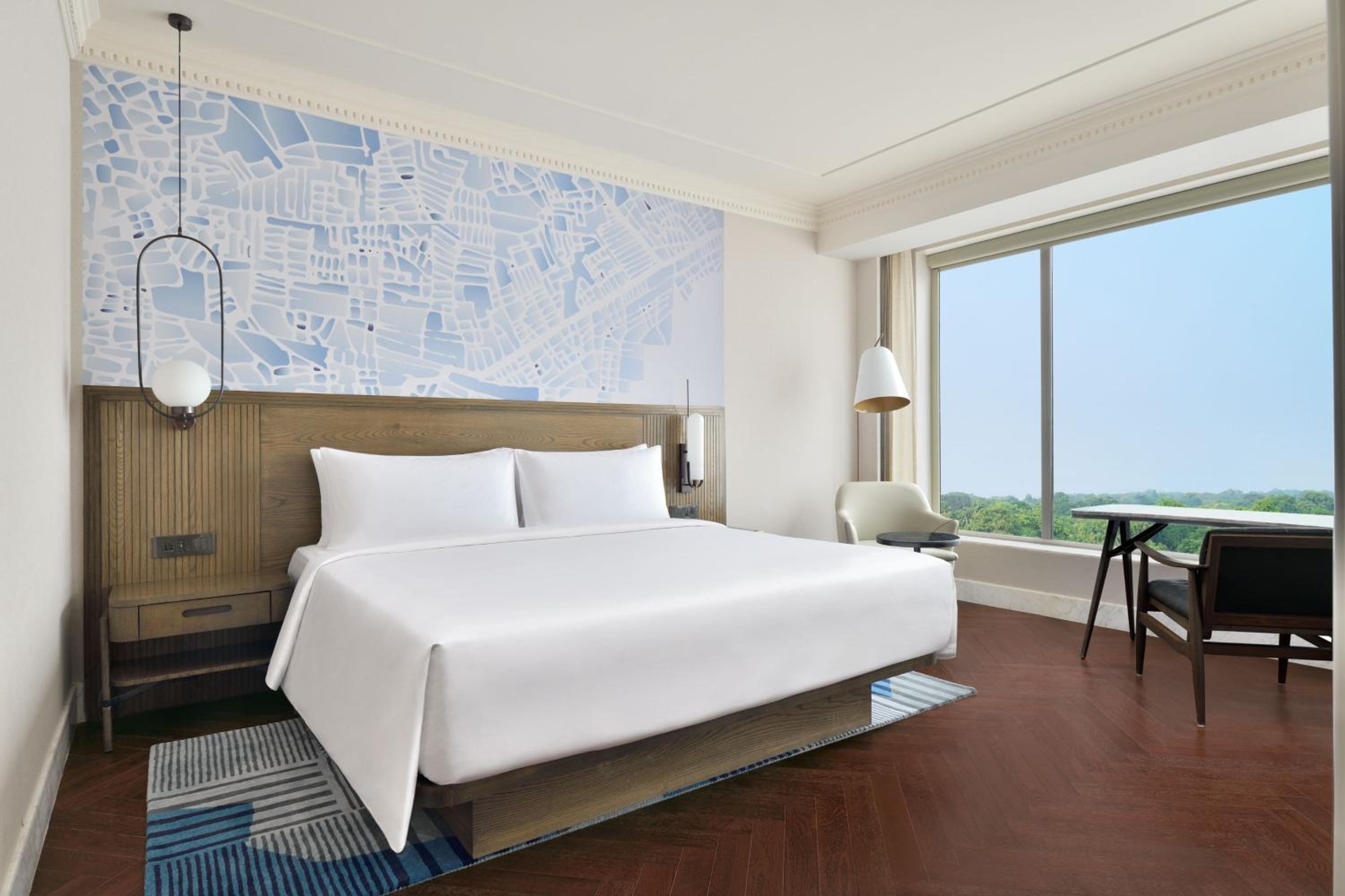 Junior Suite - Executive lounge access X Complimentary Golden Temple transfers - Photo 2