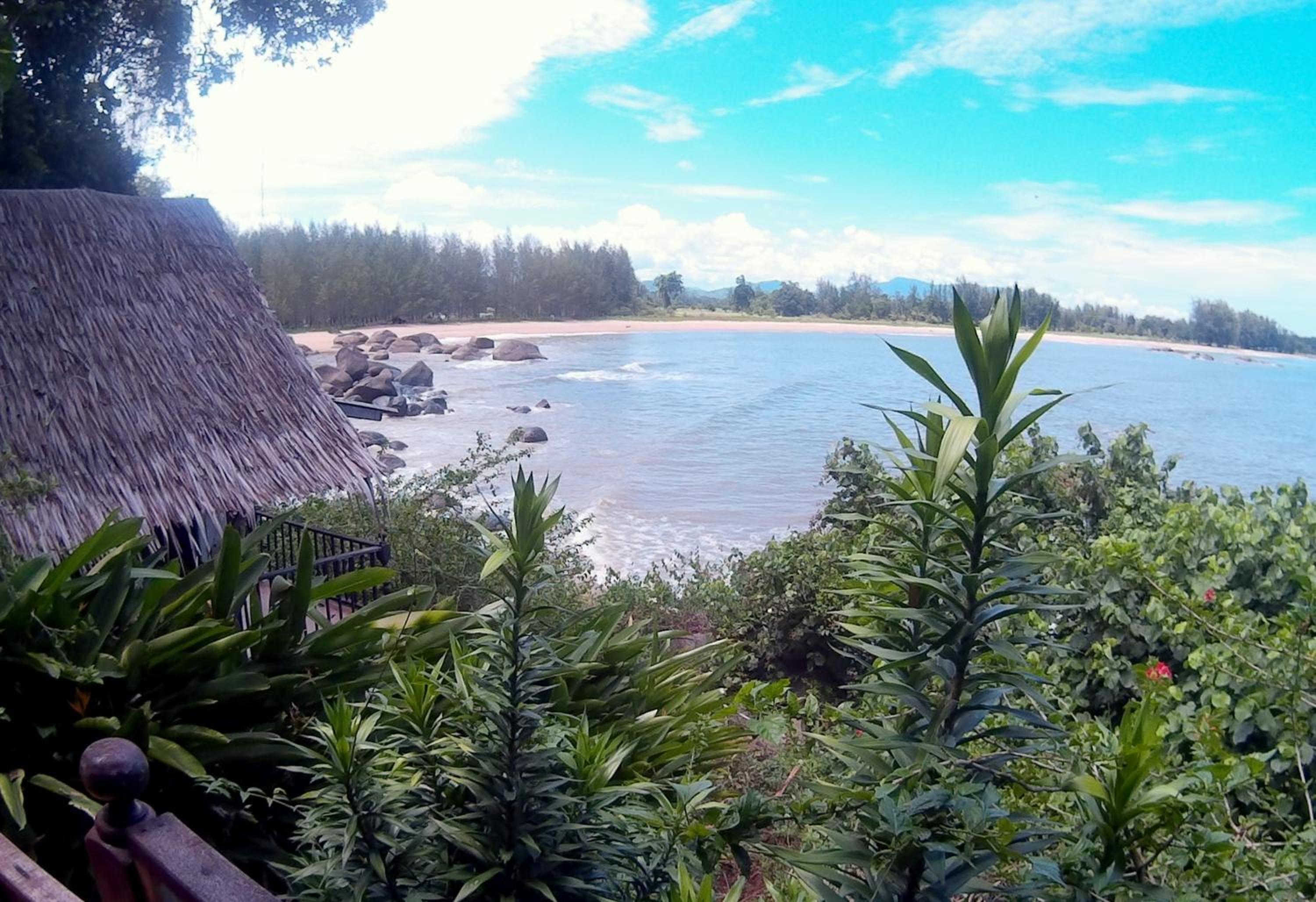 Bungalow - Water Front  - Photo 9