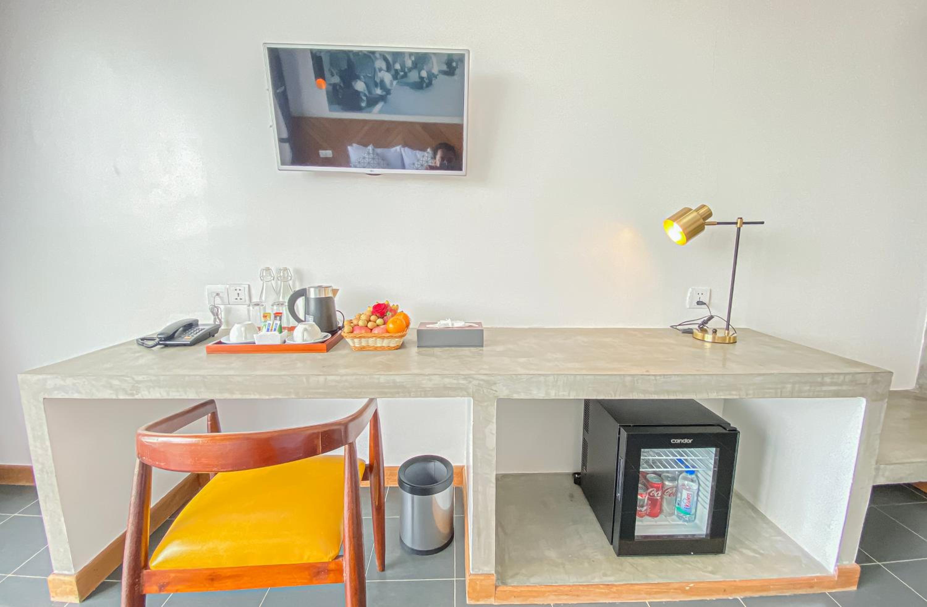 Deluxe Twin Room with  Pool View  - Photo 5
