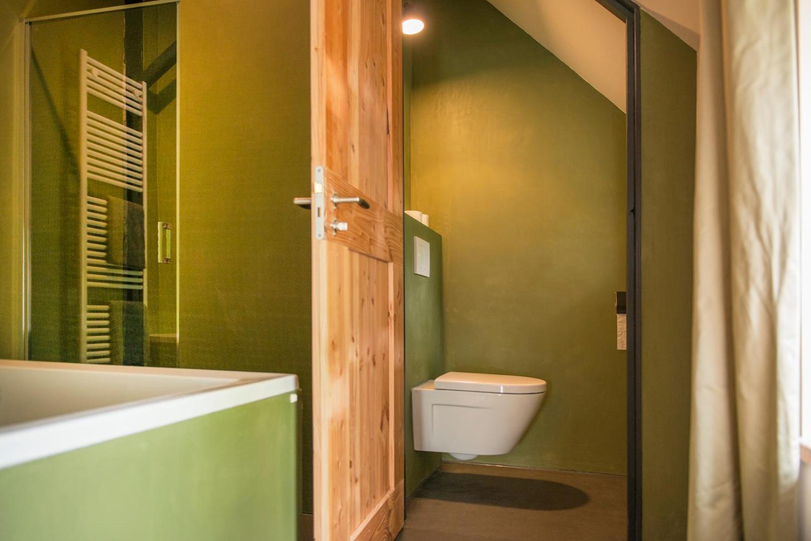 Deluxe Double Room with Bath - Photo 2