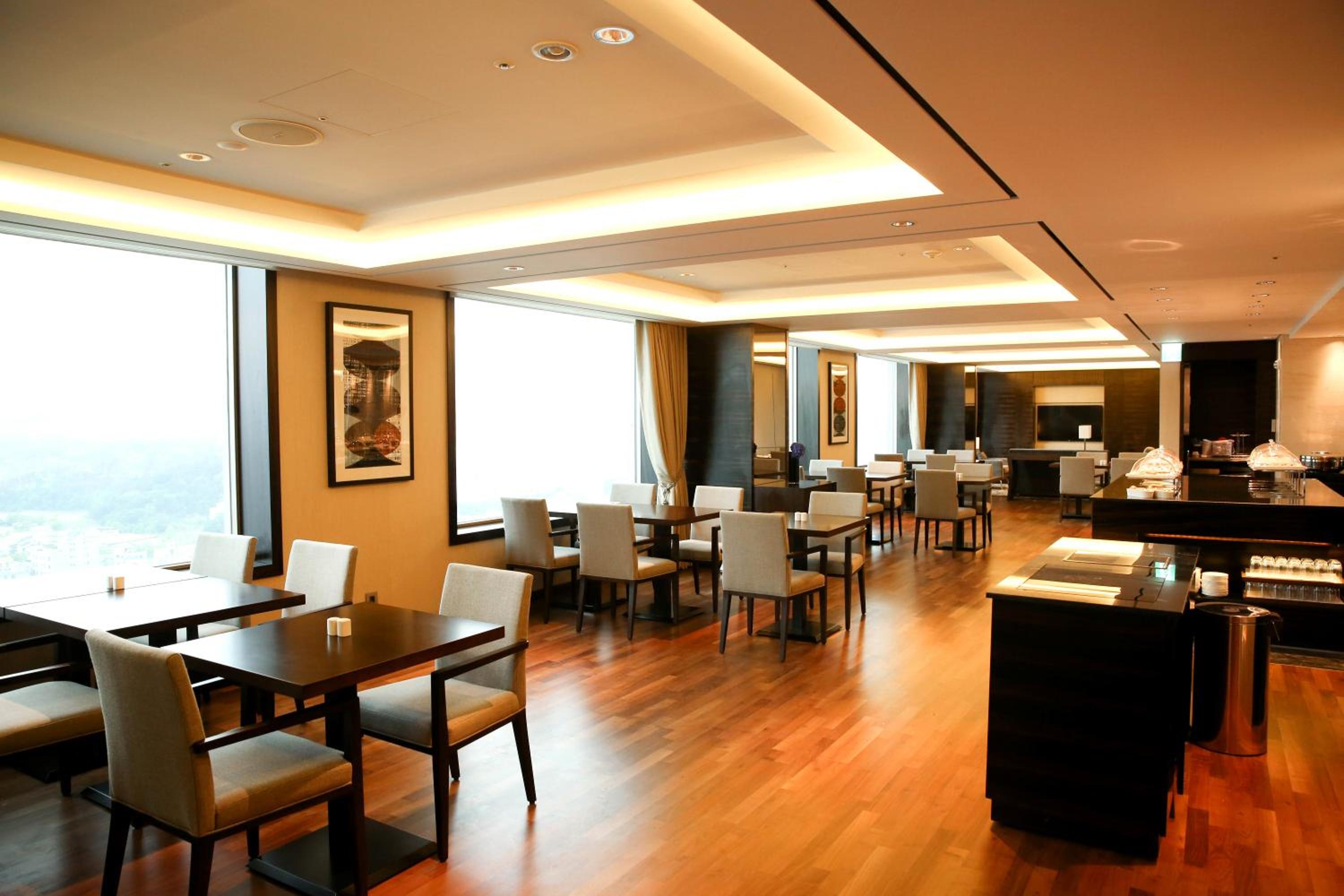 Club Deluxe Double Room With Club Lounge Access For 2 Person - Photo 9