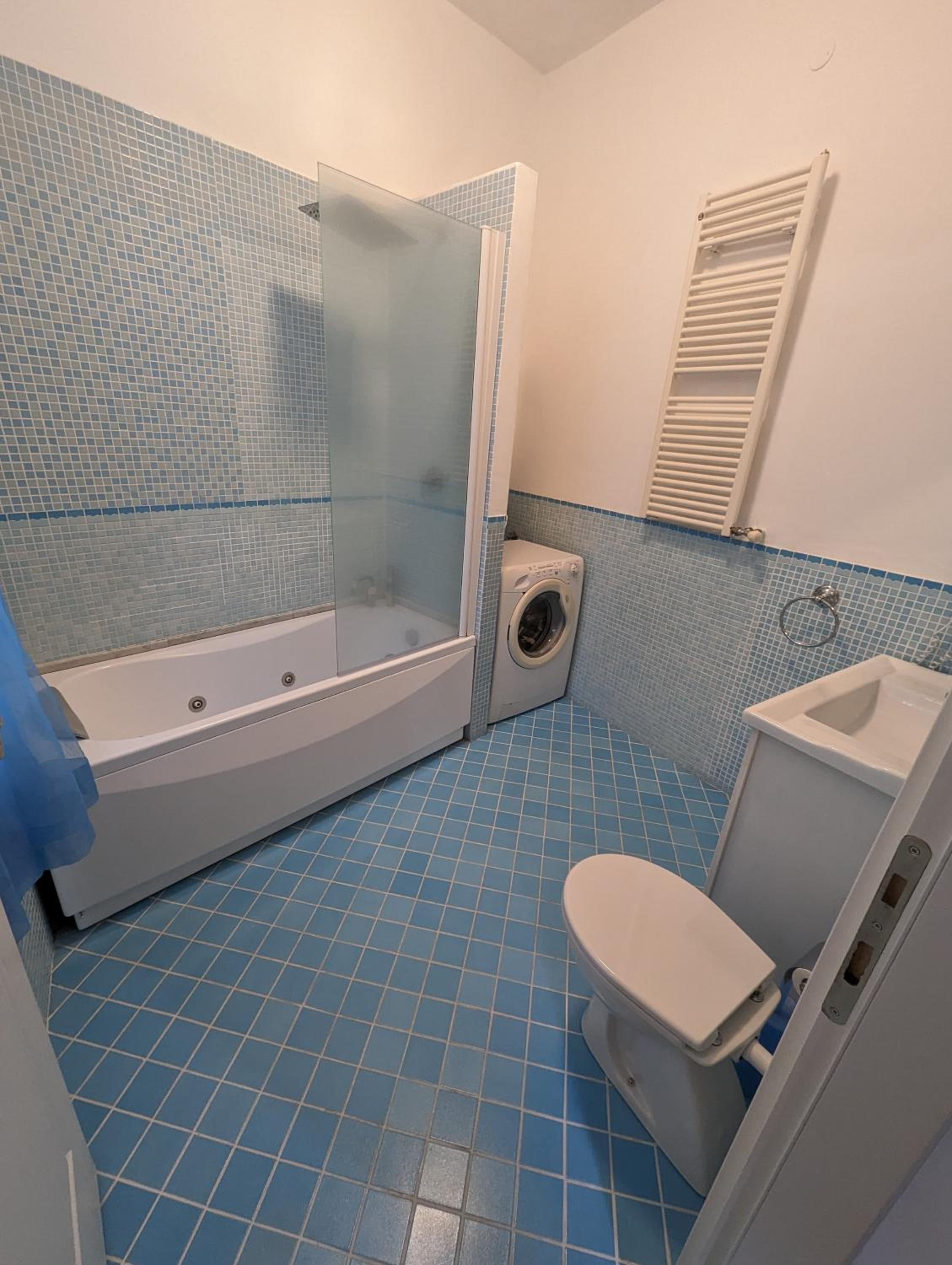 Double Room With Private Bathroom - Photo 3