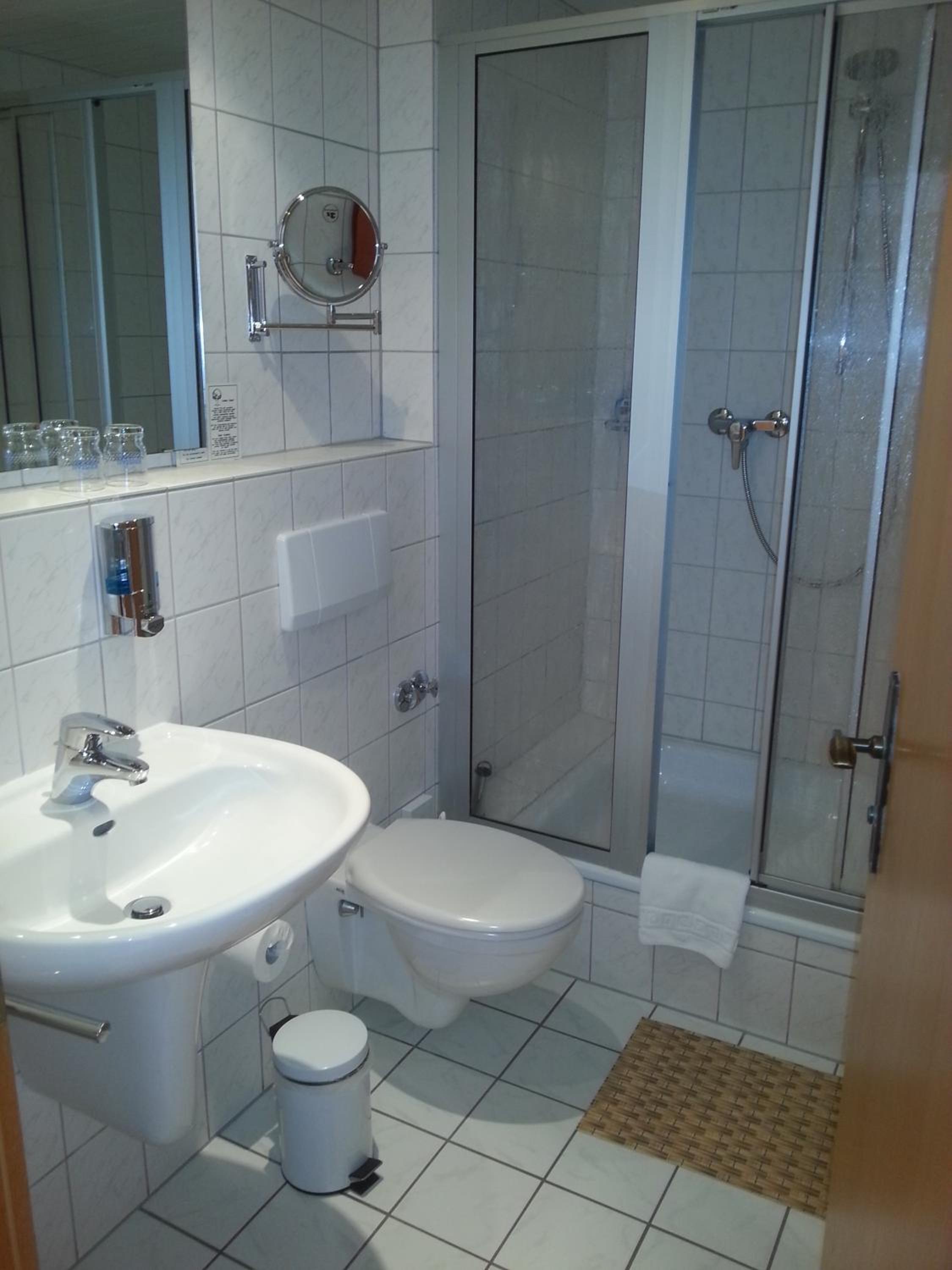 Standard Double Room - Photo 2