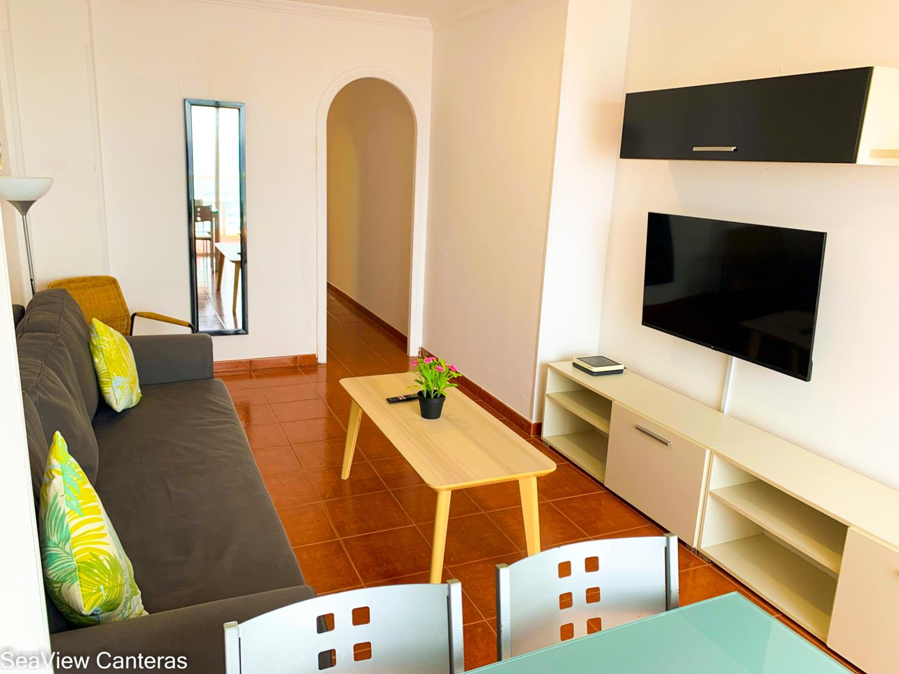Apartment with Sea View - Photo 10