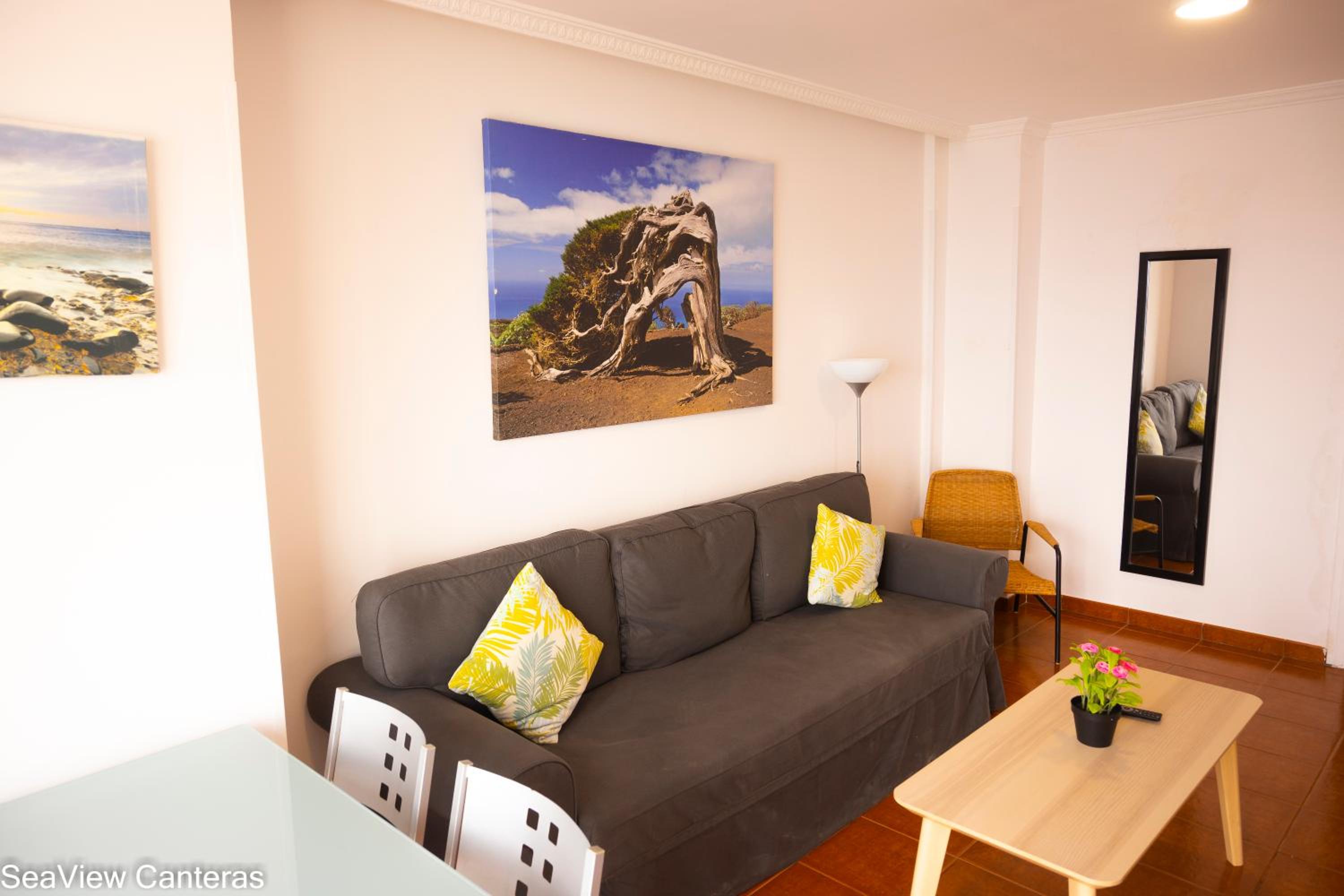 Apartment with Sea View - Photo 13