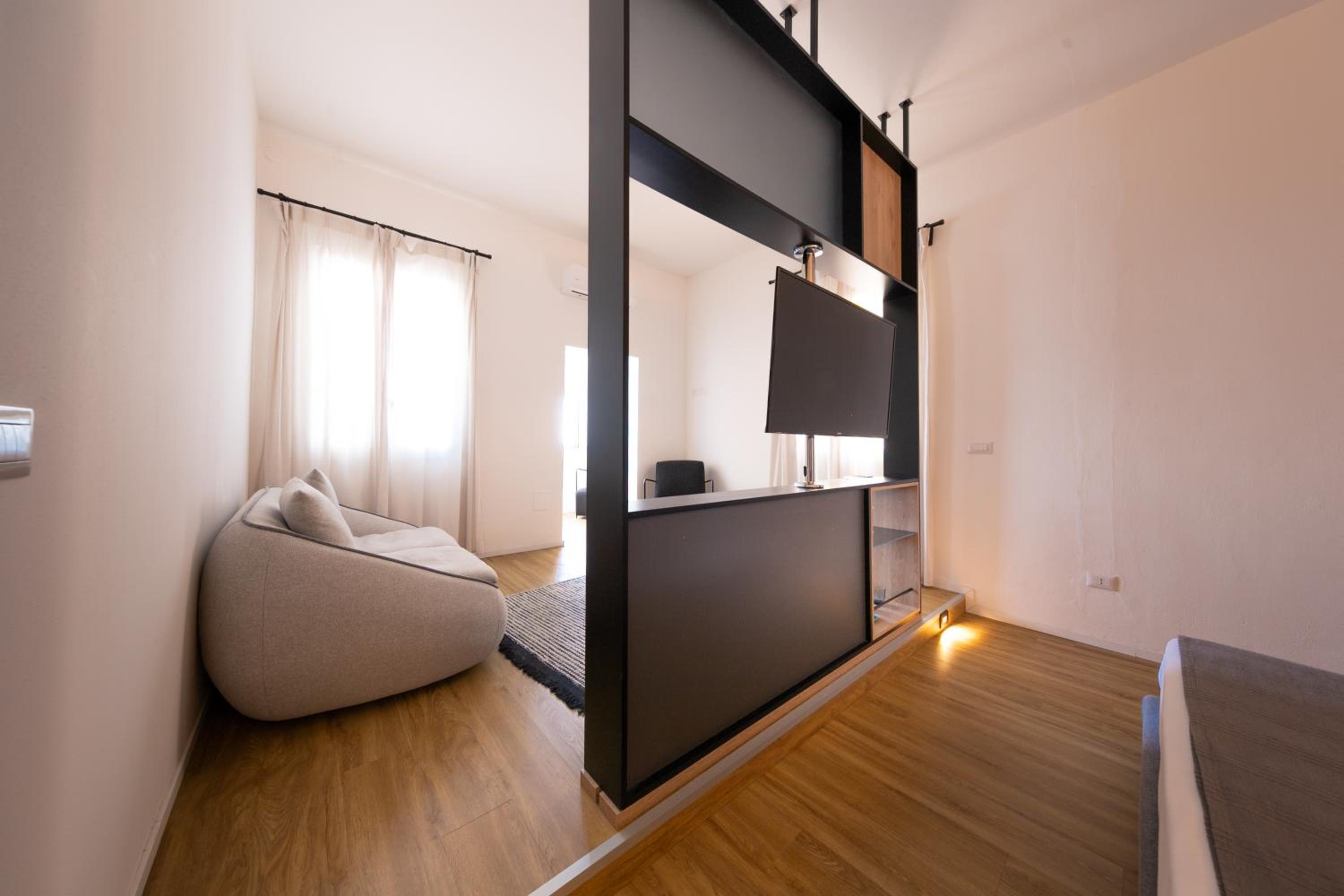 Suite with Sea View - Photo 10