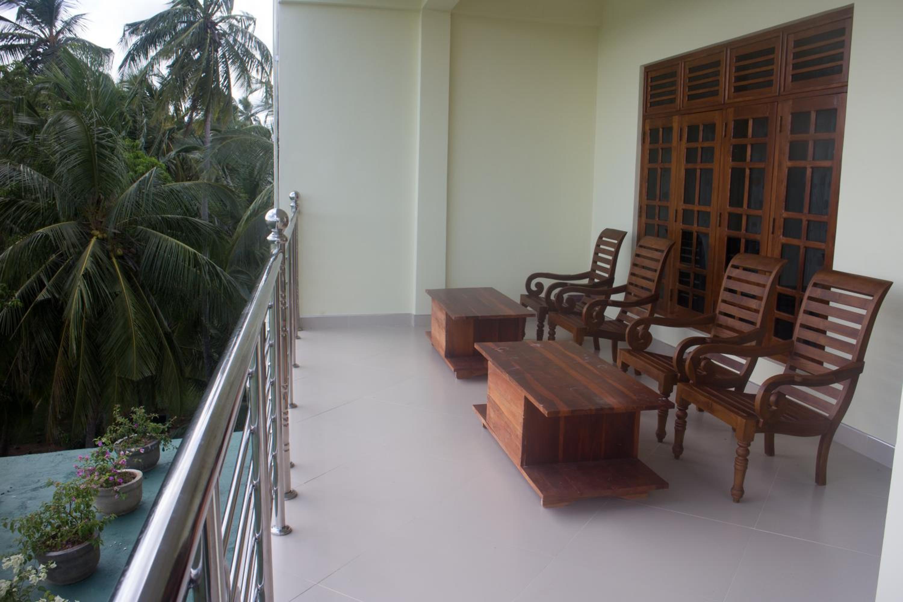 Superior Family Room photo 3