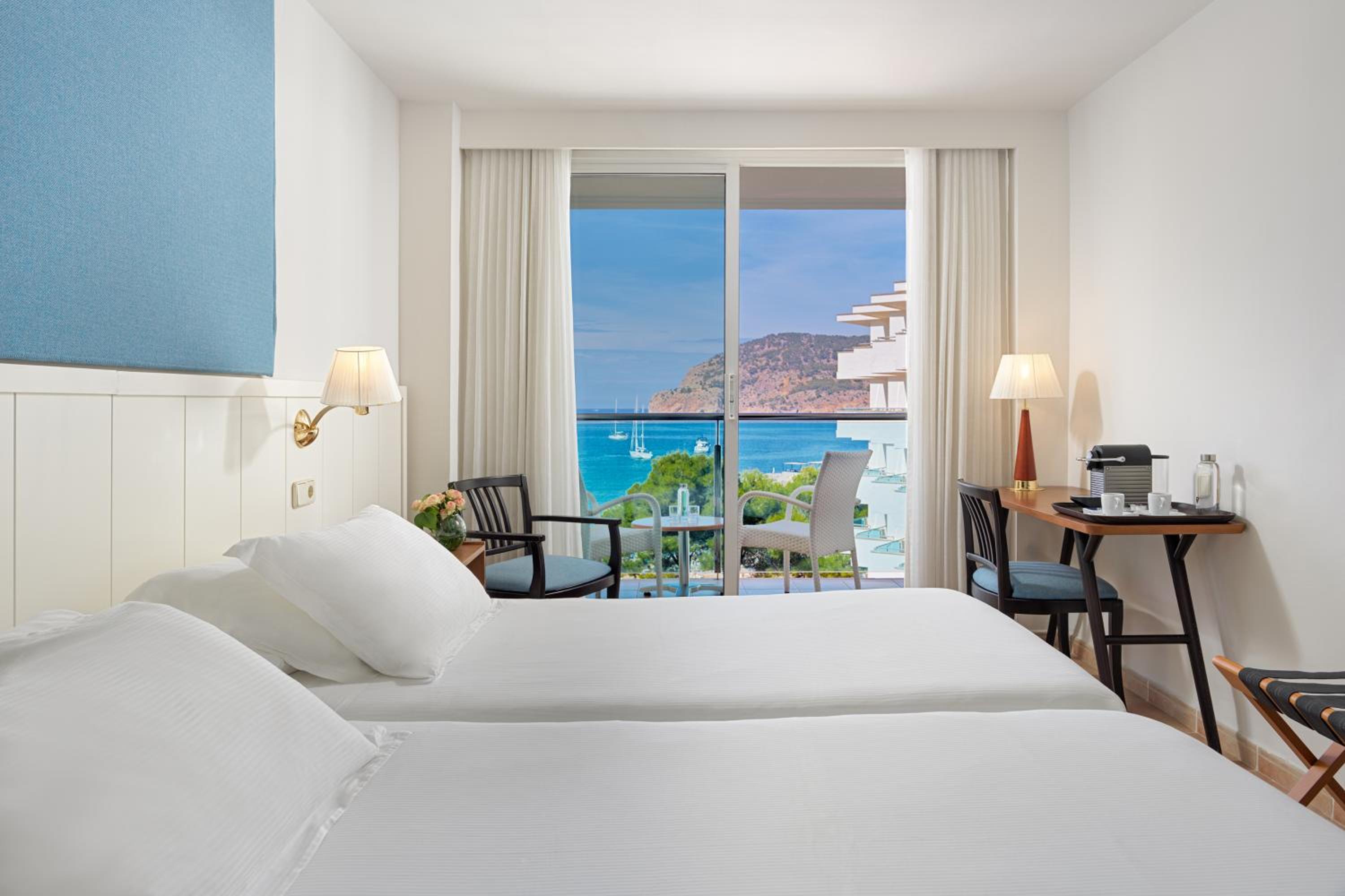 Superior Double or Twin Room with Sea View - Photo 2