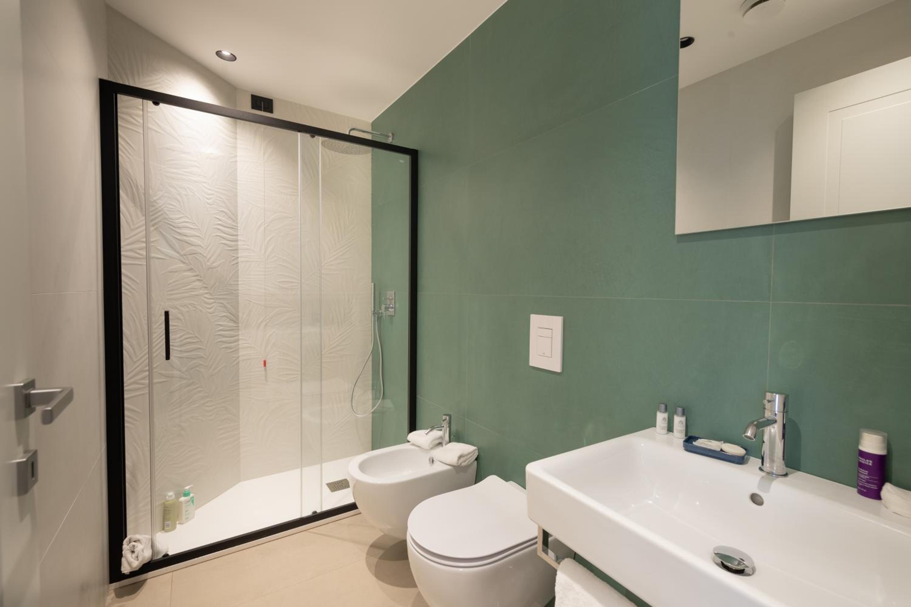 Deluxe Double Room with Sea View - Photo 8