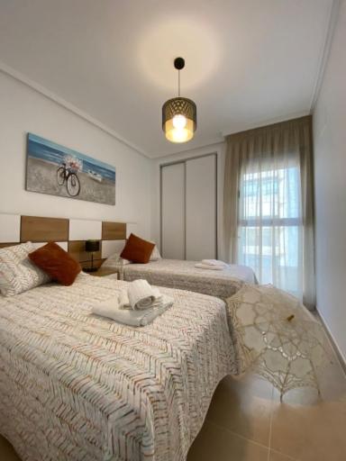 Apartamento de dos habitaciones con balcón