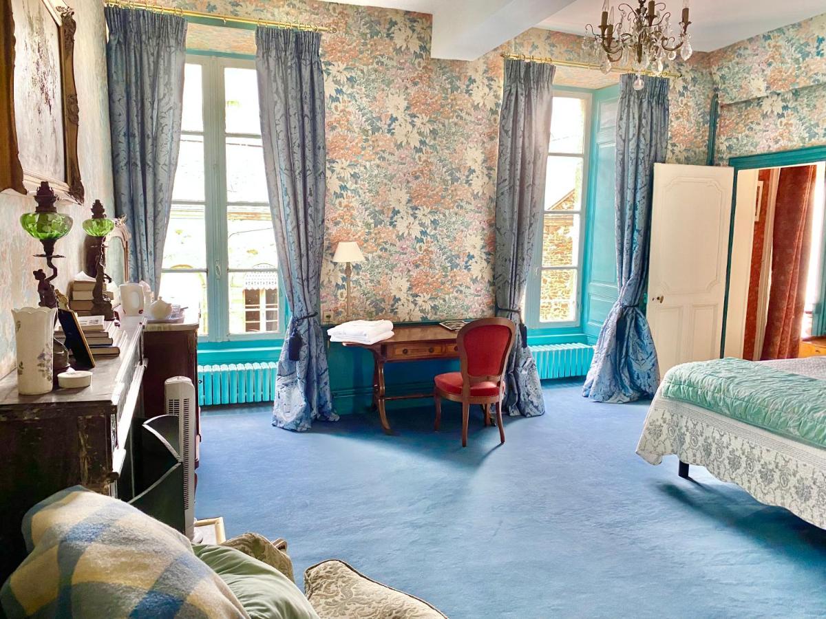 King Room with Balcony - Photo 5