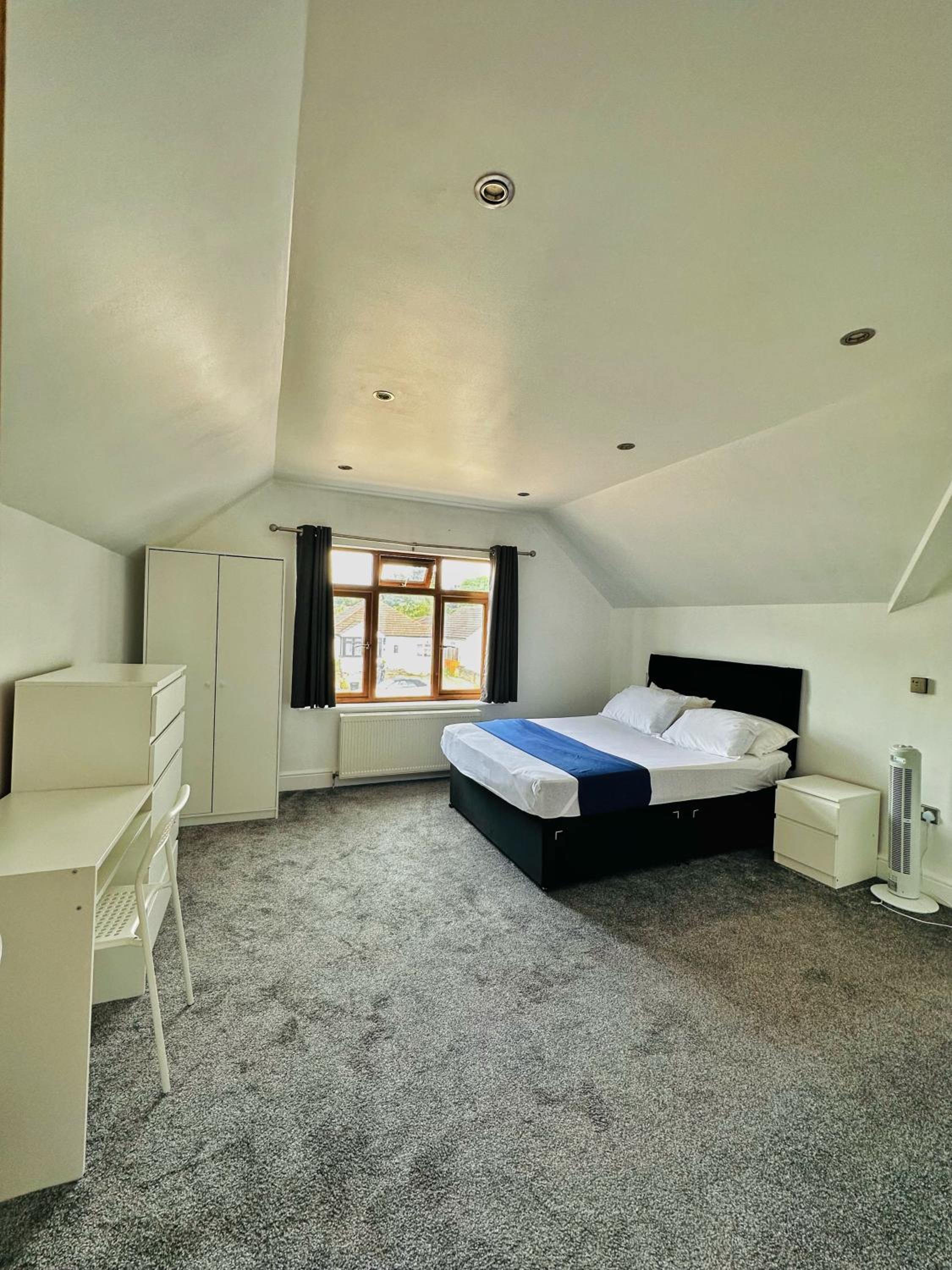 Double Room With Private Bathroom photo 1