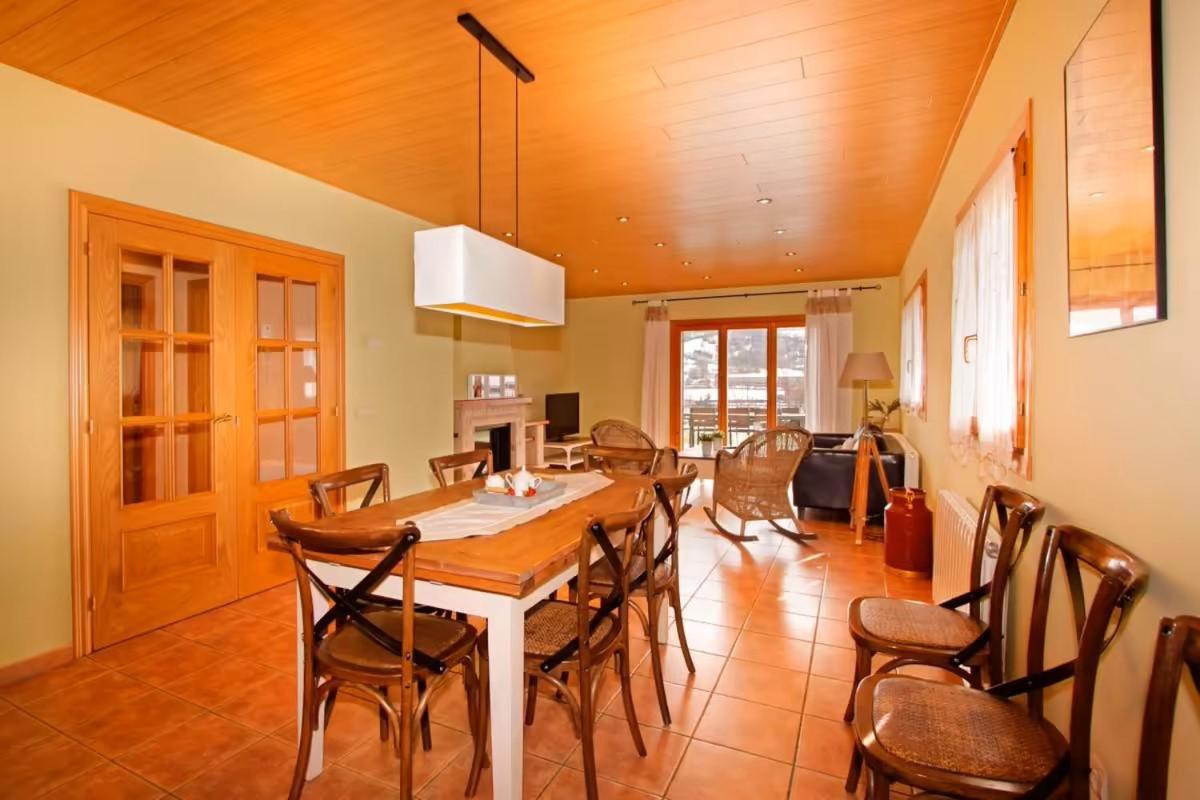 Four-Bedroom House photo 3