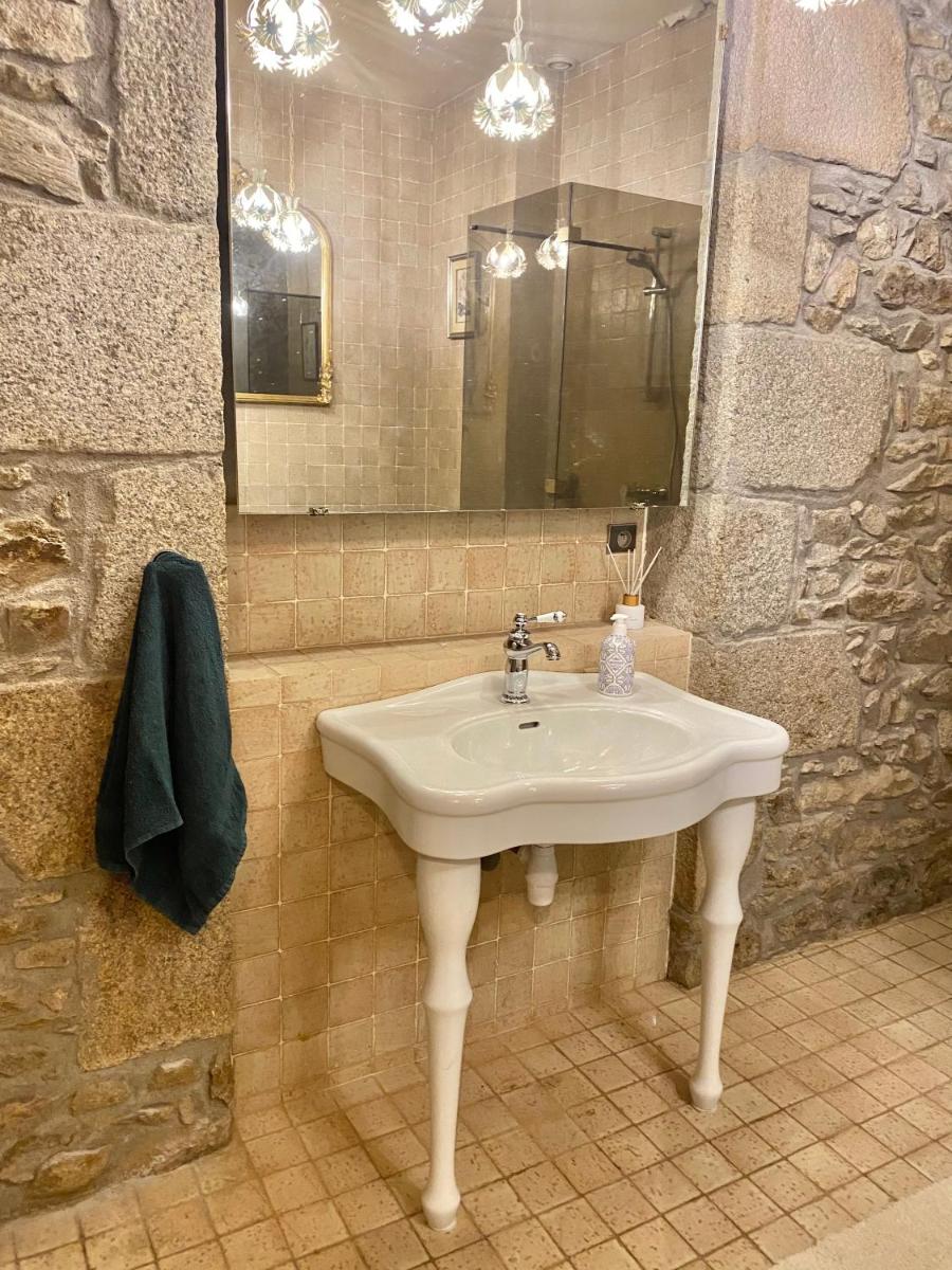 Double Room with Balcony and Shared Bathroom
