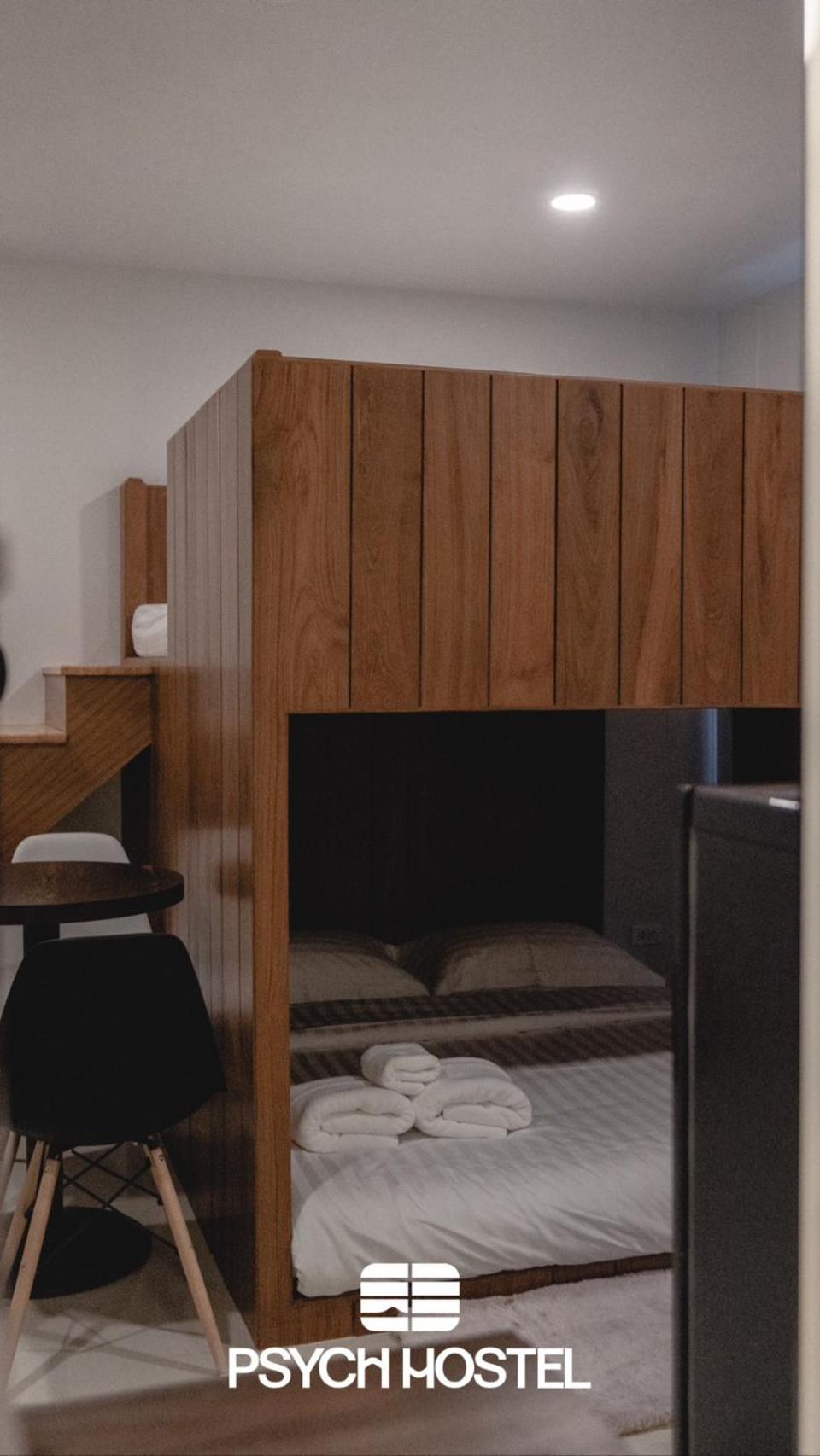Quadruple Room with Private Bathroom - Photo 28