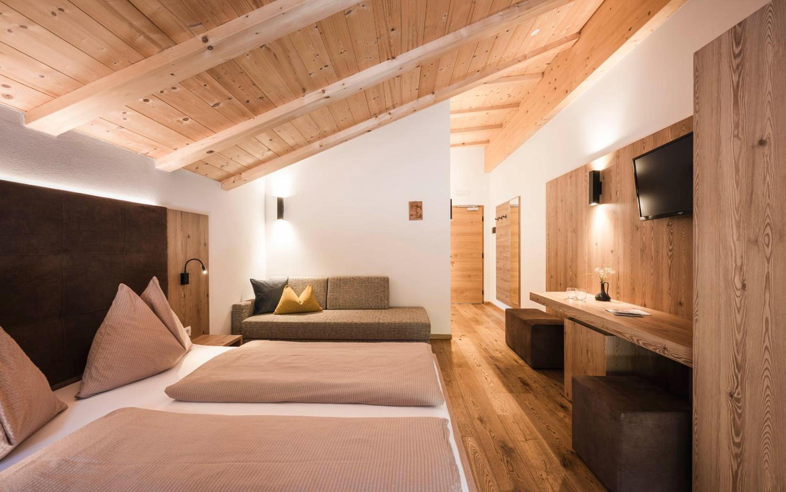 Small Twin Room photo 1