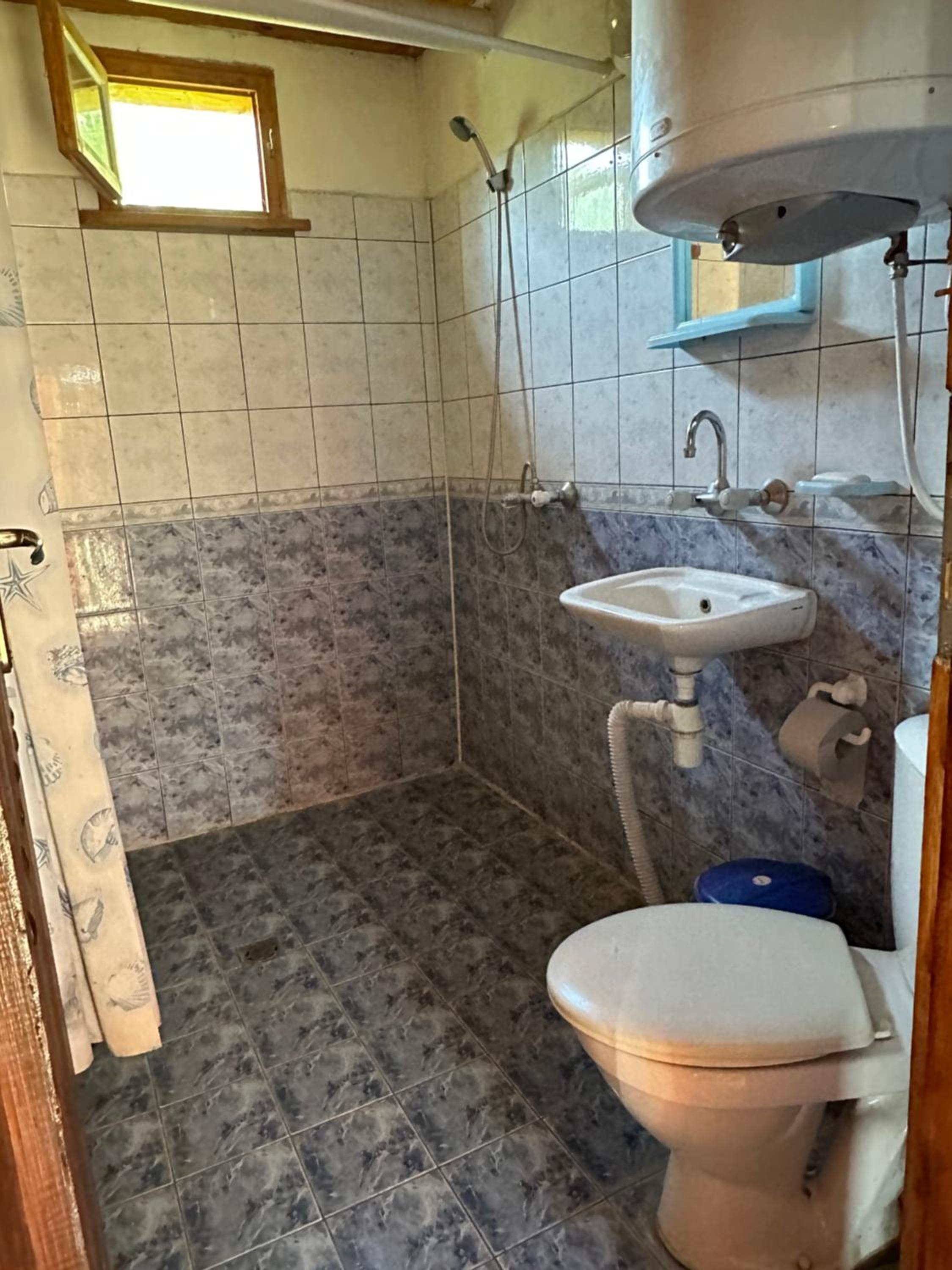 Deluxe Double Room (2 Adults + 1 Child) photo 2