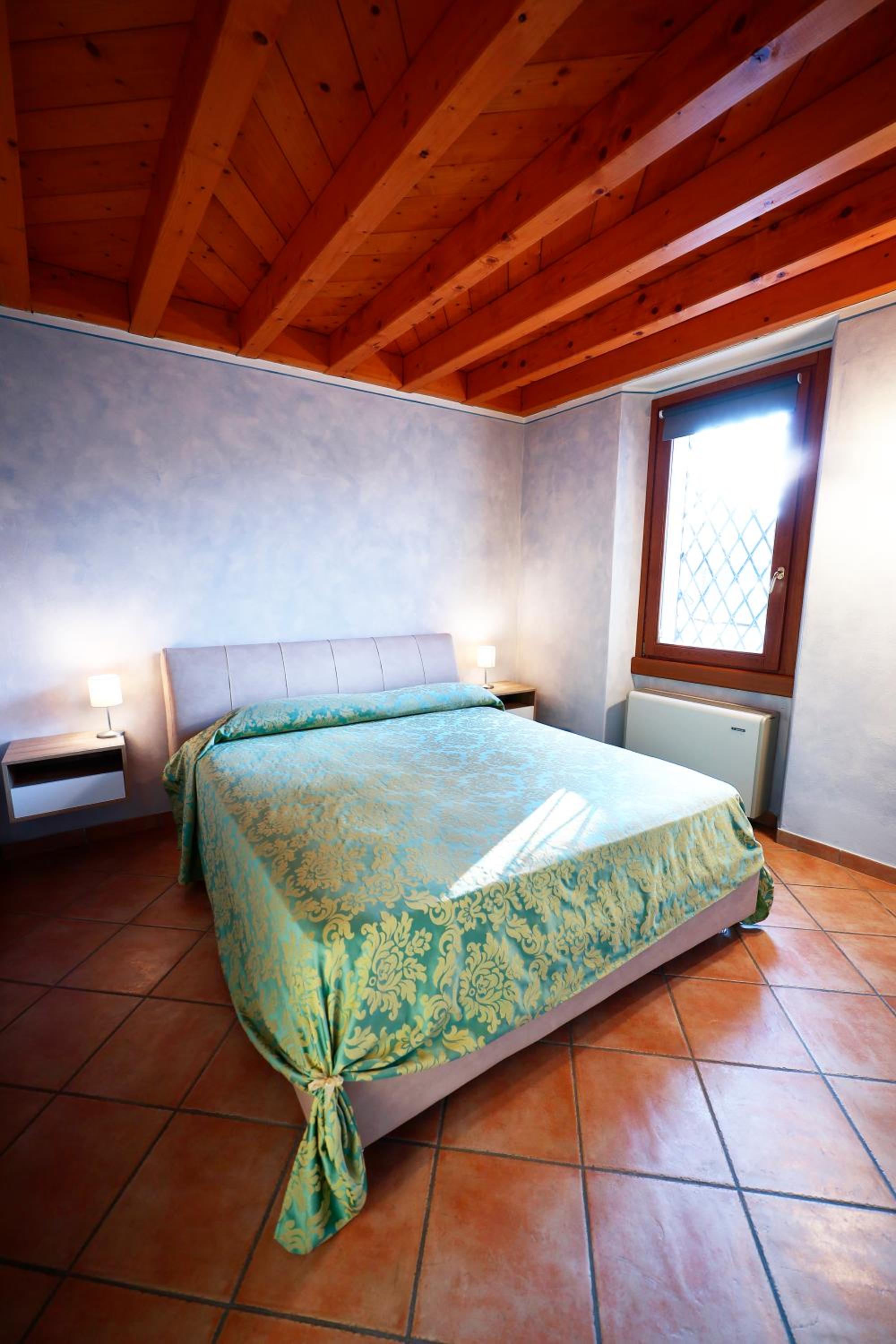 Double Room with Private Bathroom photo 3