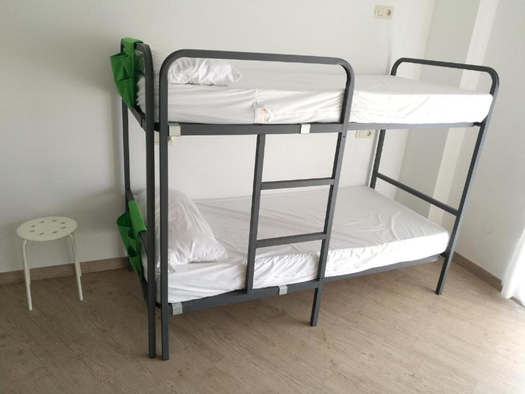 Single Bed in Mixed Dormitory Room
