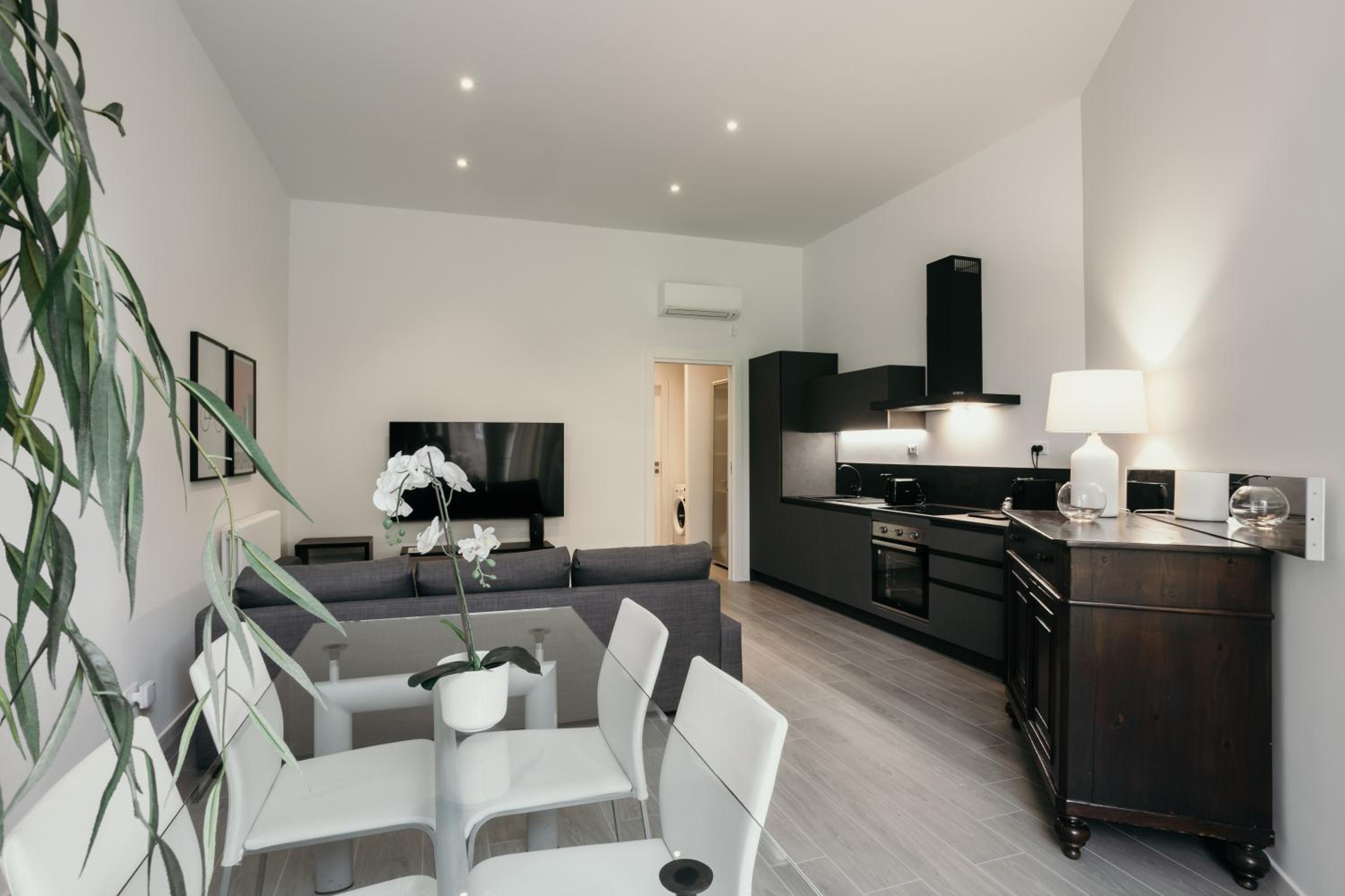 One-Bedroom Apartment