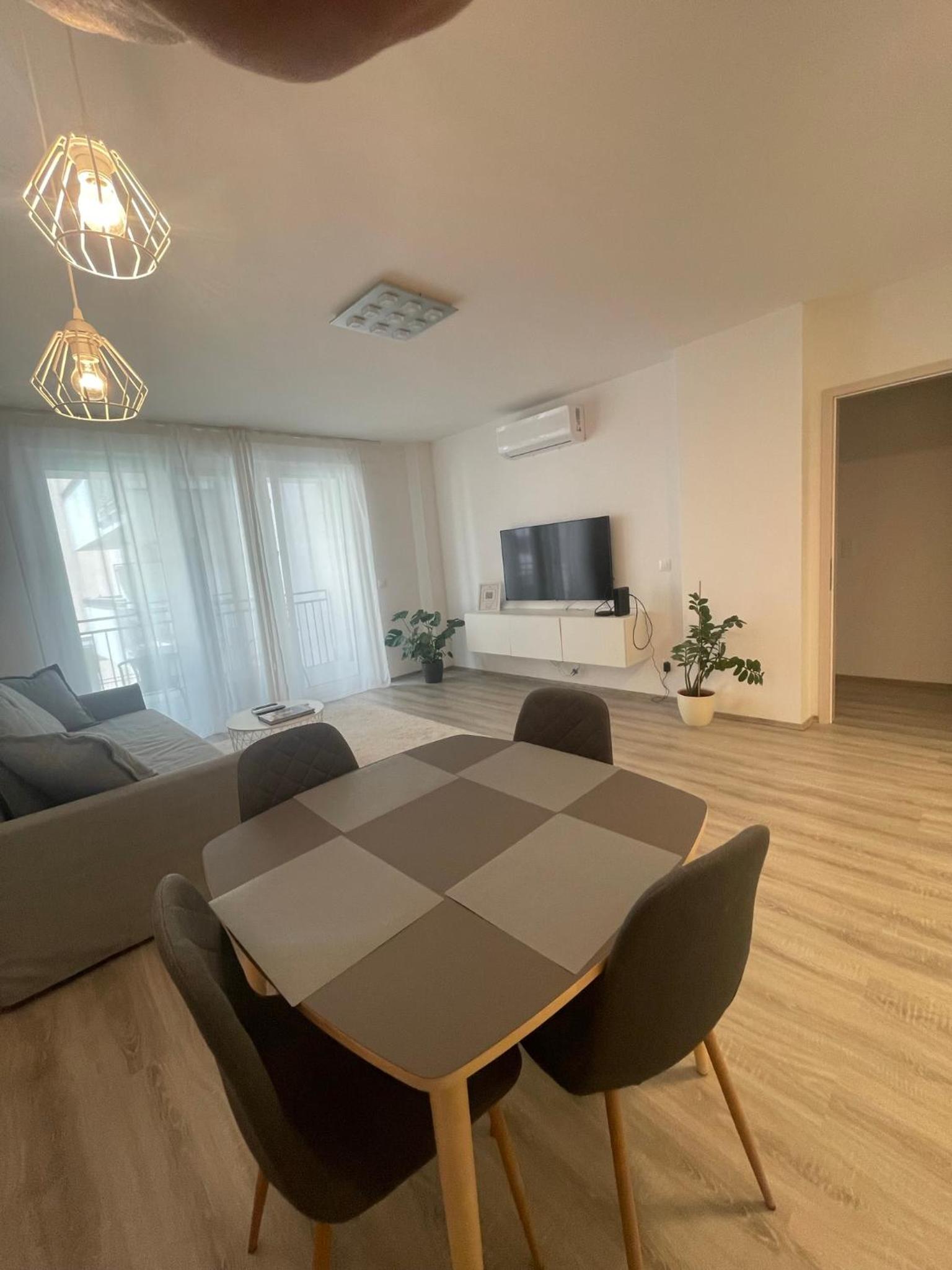 One-Bedroom Apartment with Balcony