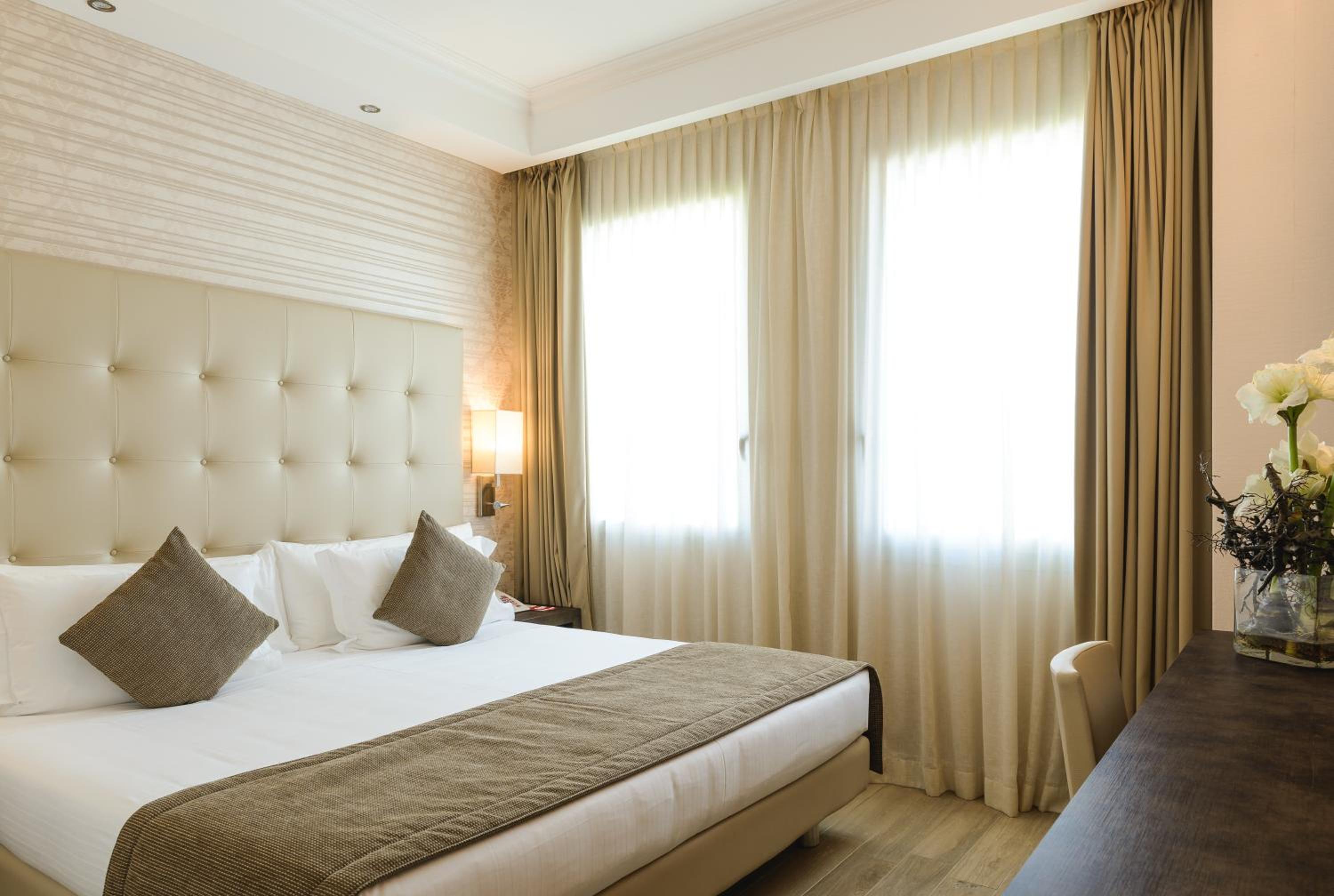 Deluxe Double or Twin Room photo 3