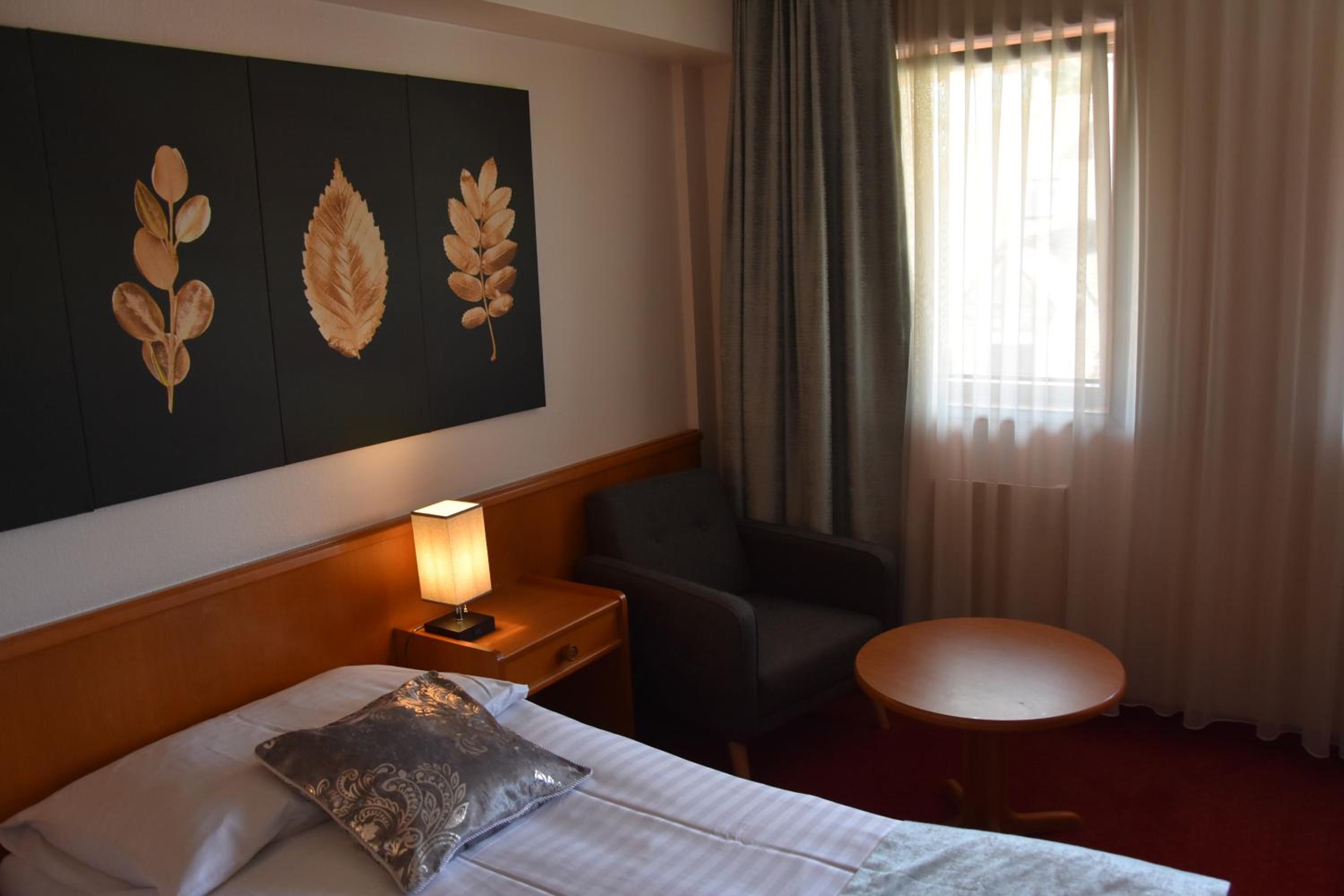 Standard Double Room photo 3