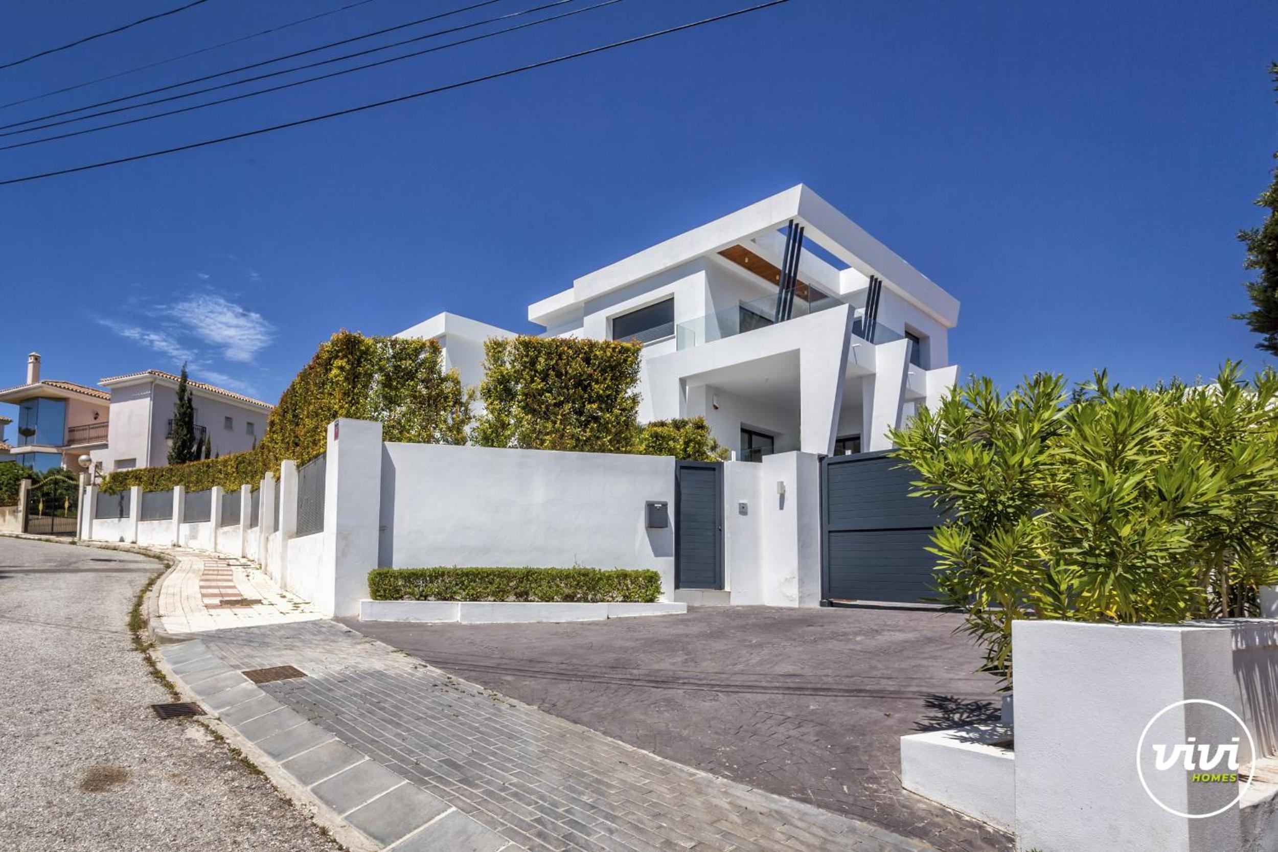Villa with Private Pool photo 3