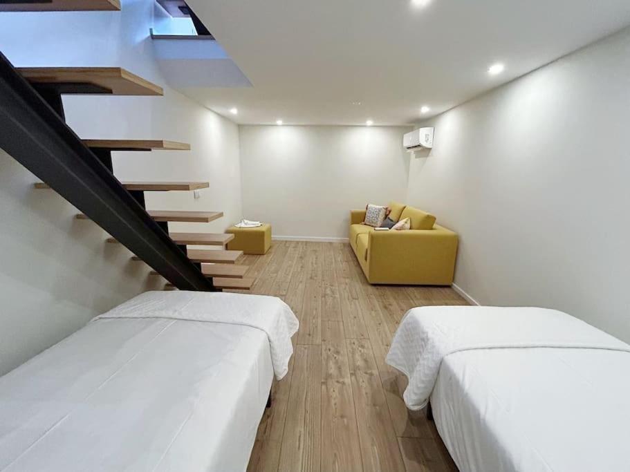 Two-Bedroom Apartment with Balcony photo 2