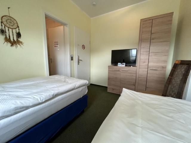 Double or Twin Room with Private Bathroom photo 1