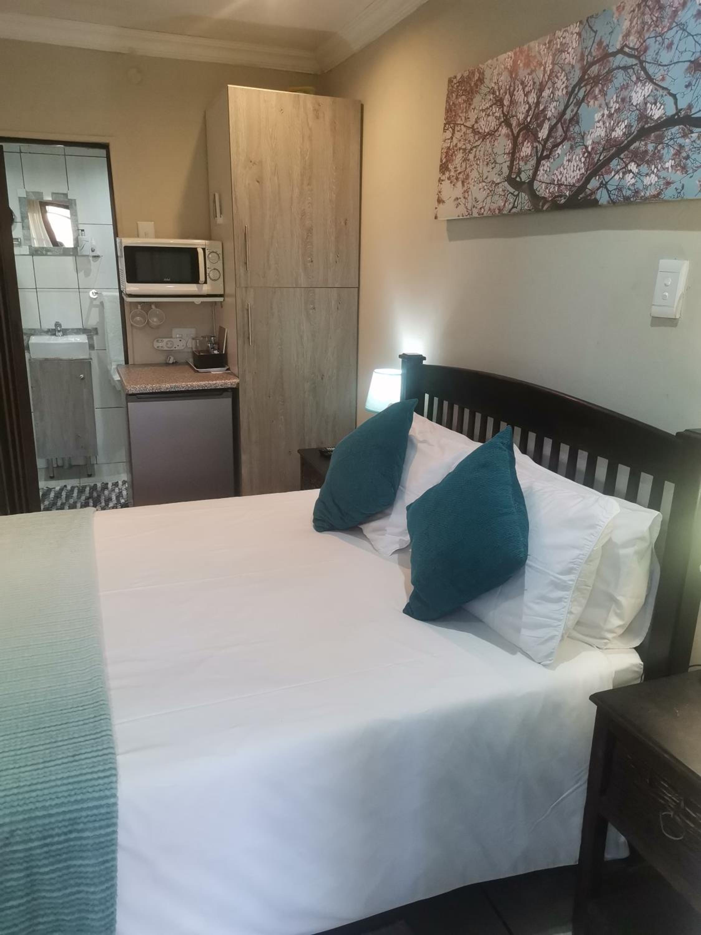 Double Room with Pool View photo 2