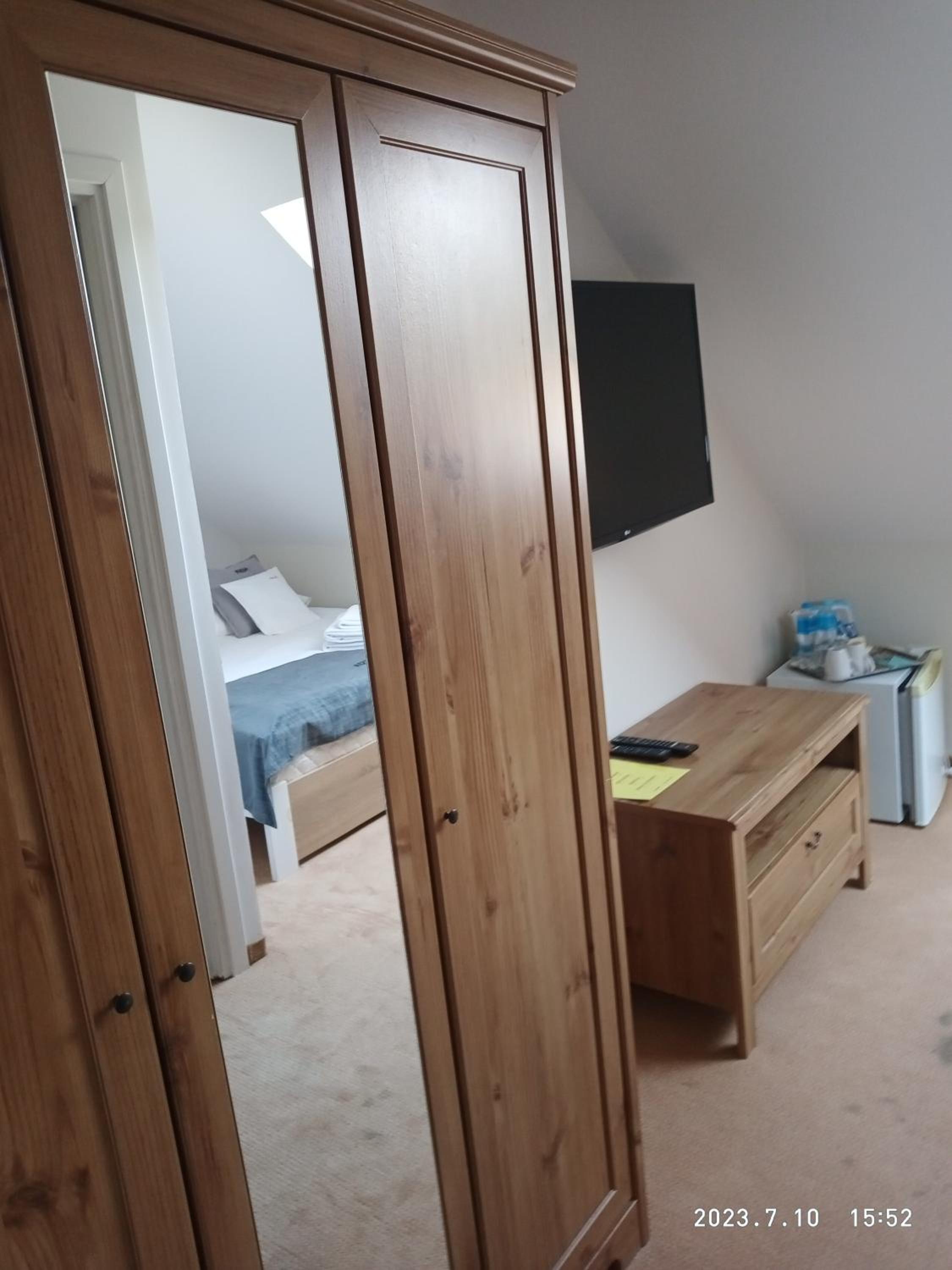 Double Room with Private Bathroom - Photo 3
