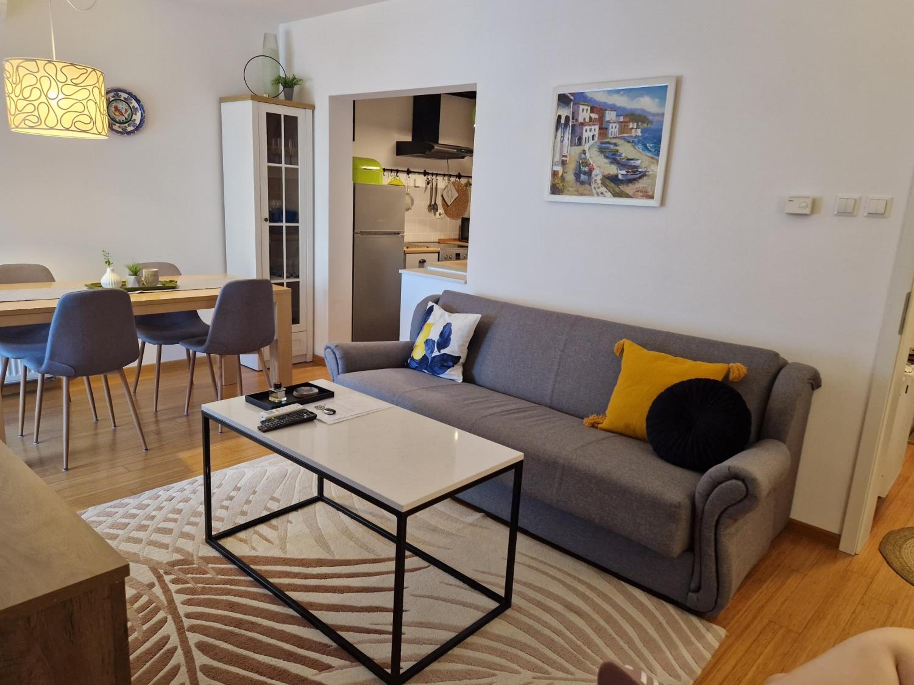 One-Bedroom Apartment - Photo 7