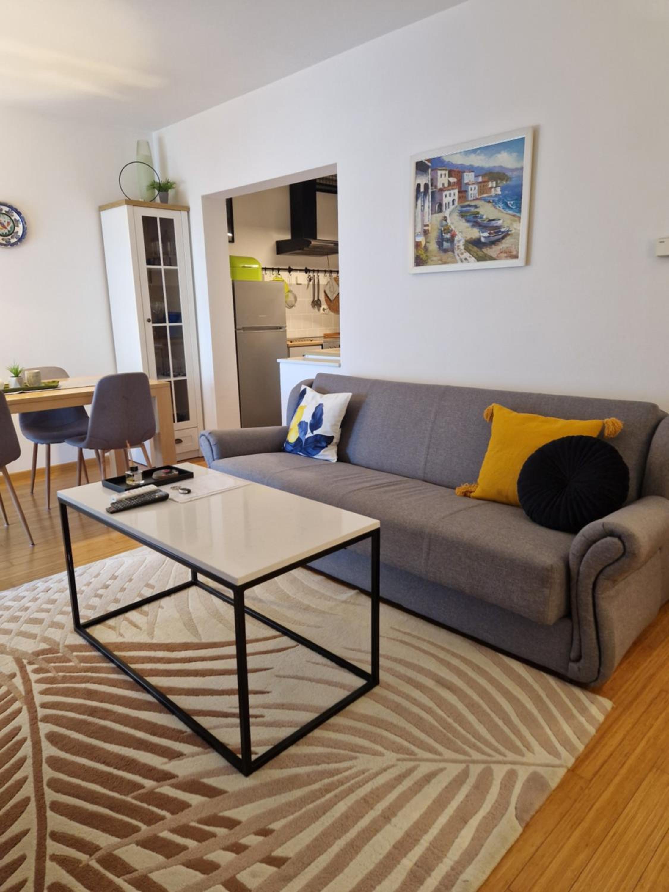 One-Bedroom Apartment - Photo 6