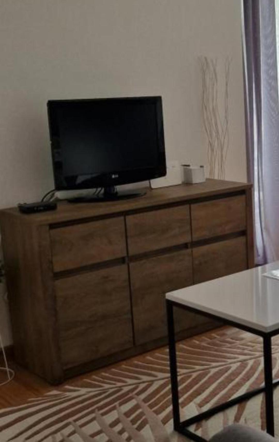 One-Bedroom Apartment - Photo 5