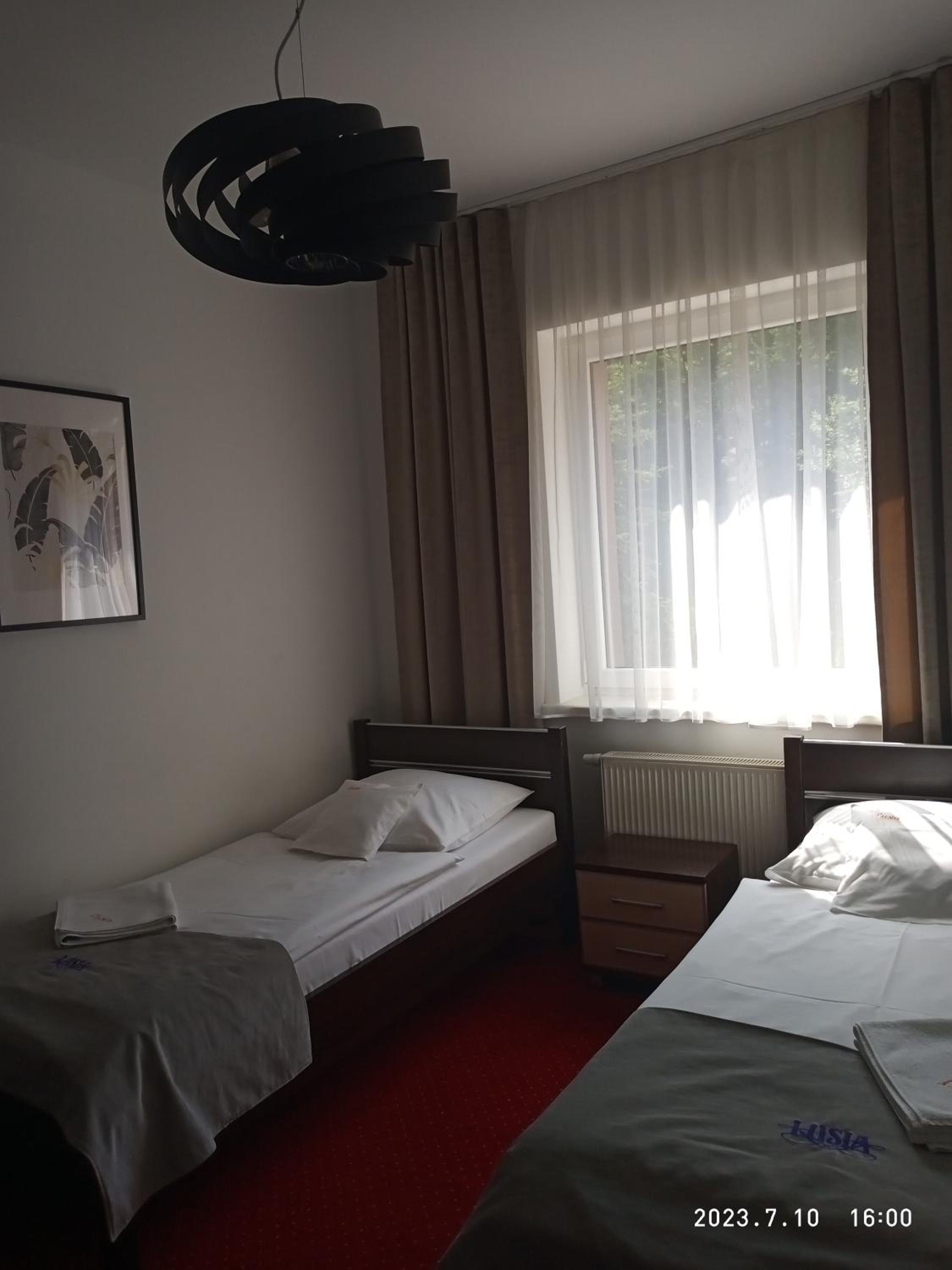 Small Twin Room - Photo 1