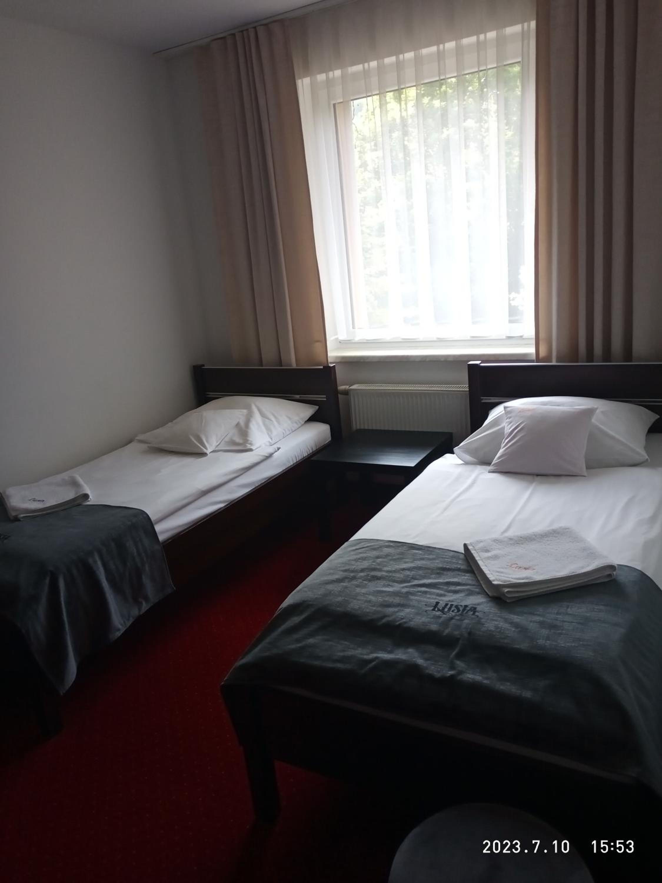 Quadruple Room with Private Bathroom - Photo 3
