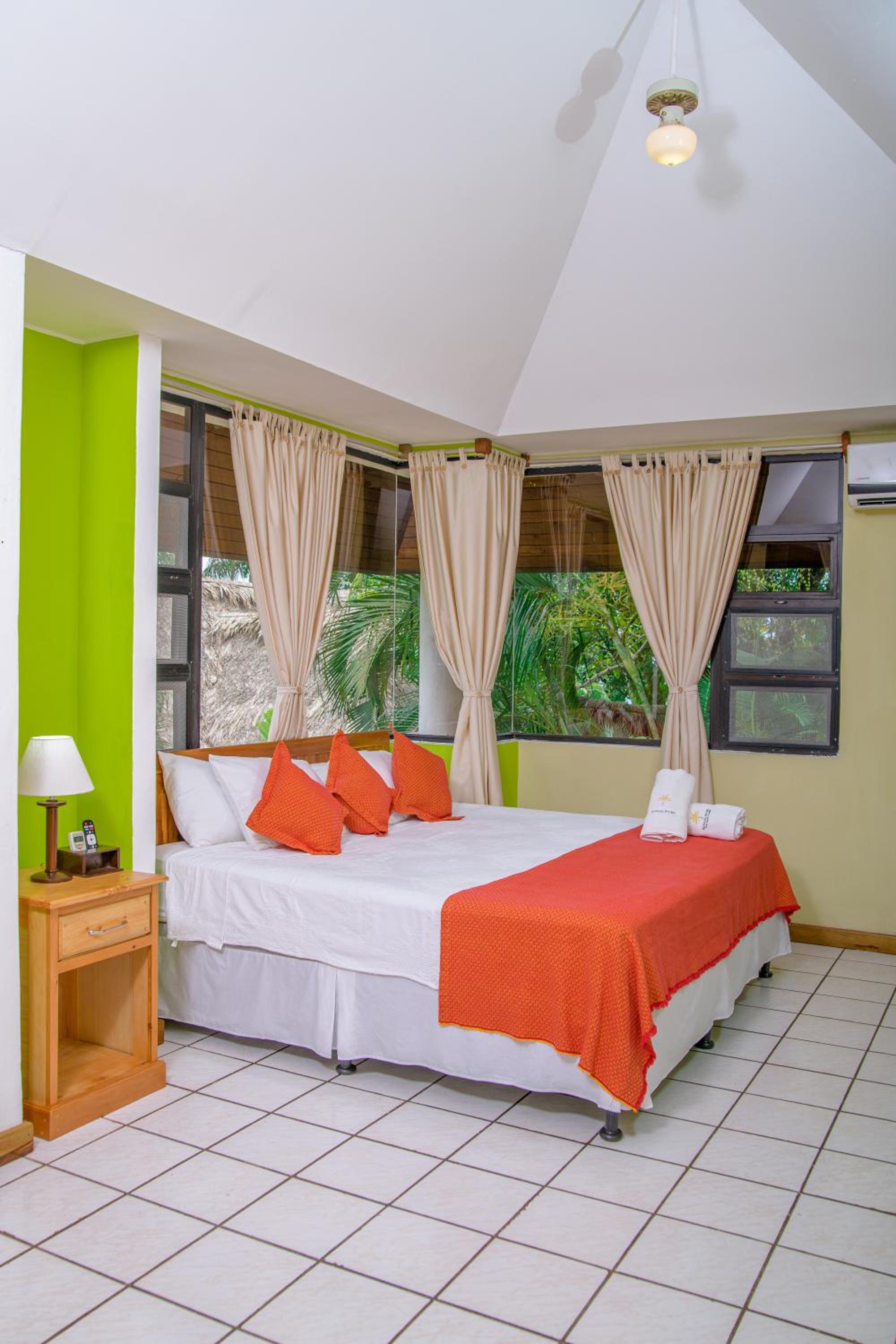 Suite with Hot Tub photo 1