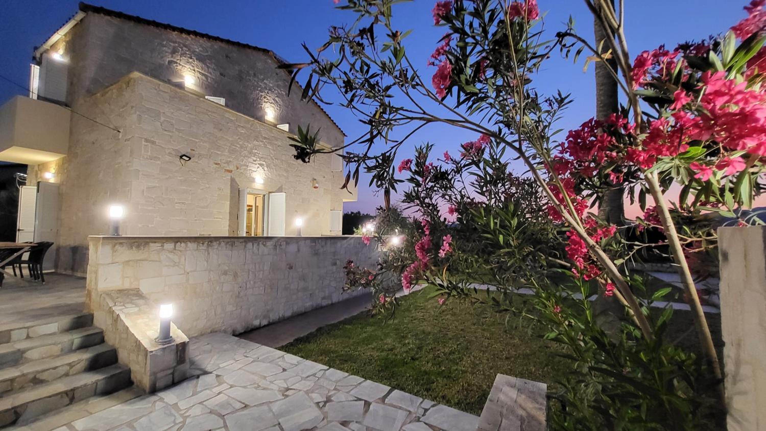 Villa - Beach Front photo 3