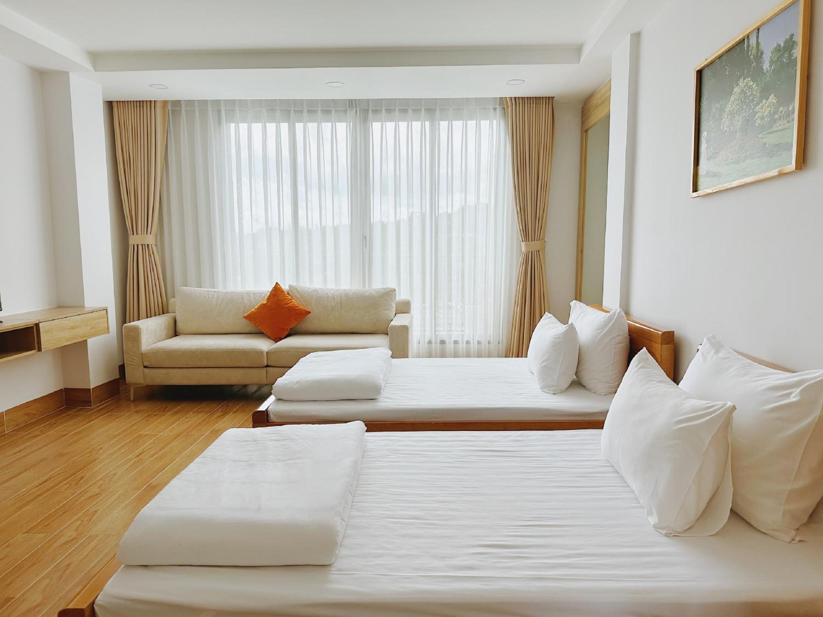 Family Room with Balcony - Photo 9