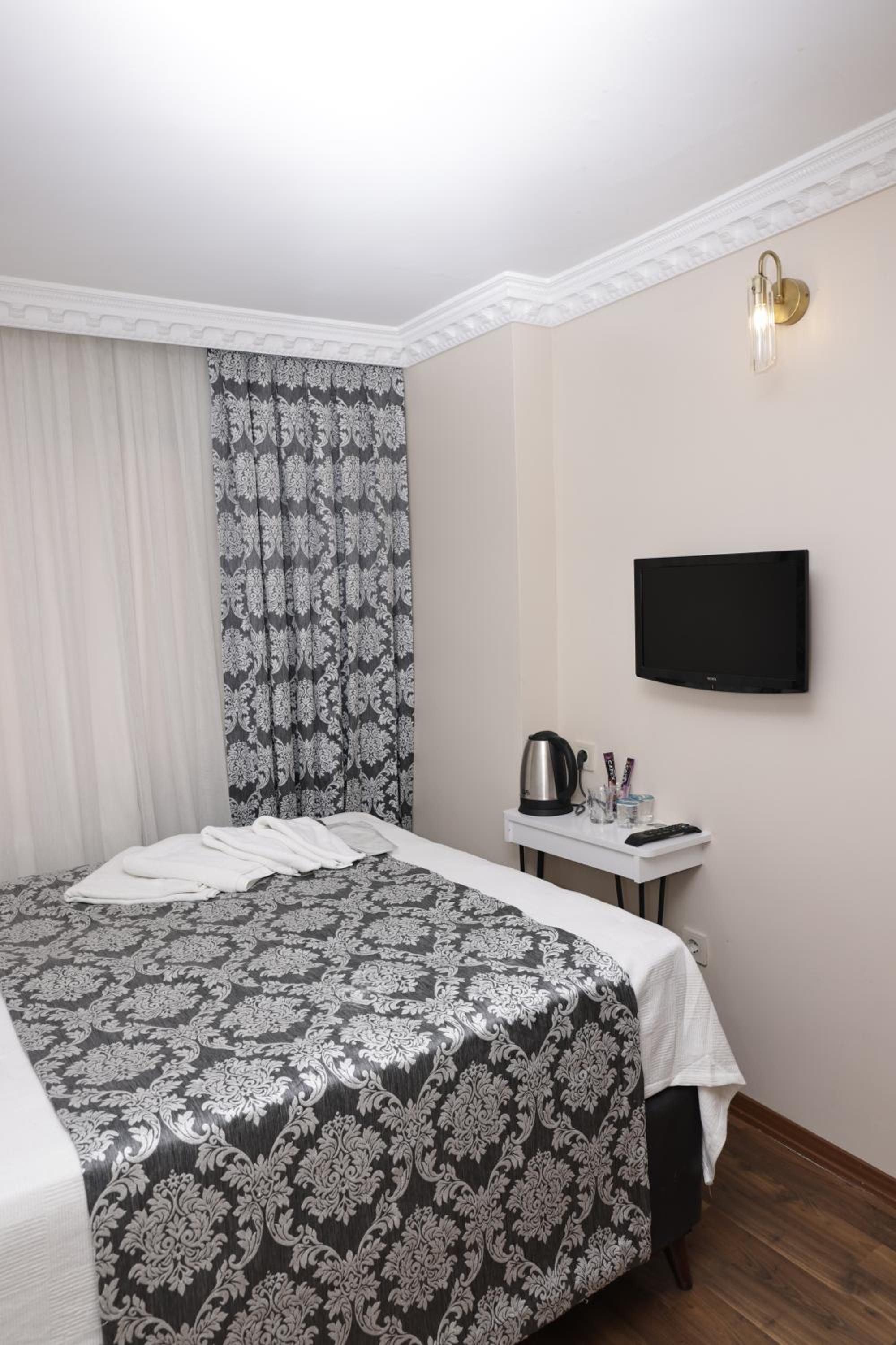 Budget Double Room photo 1