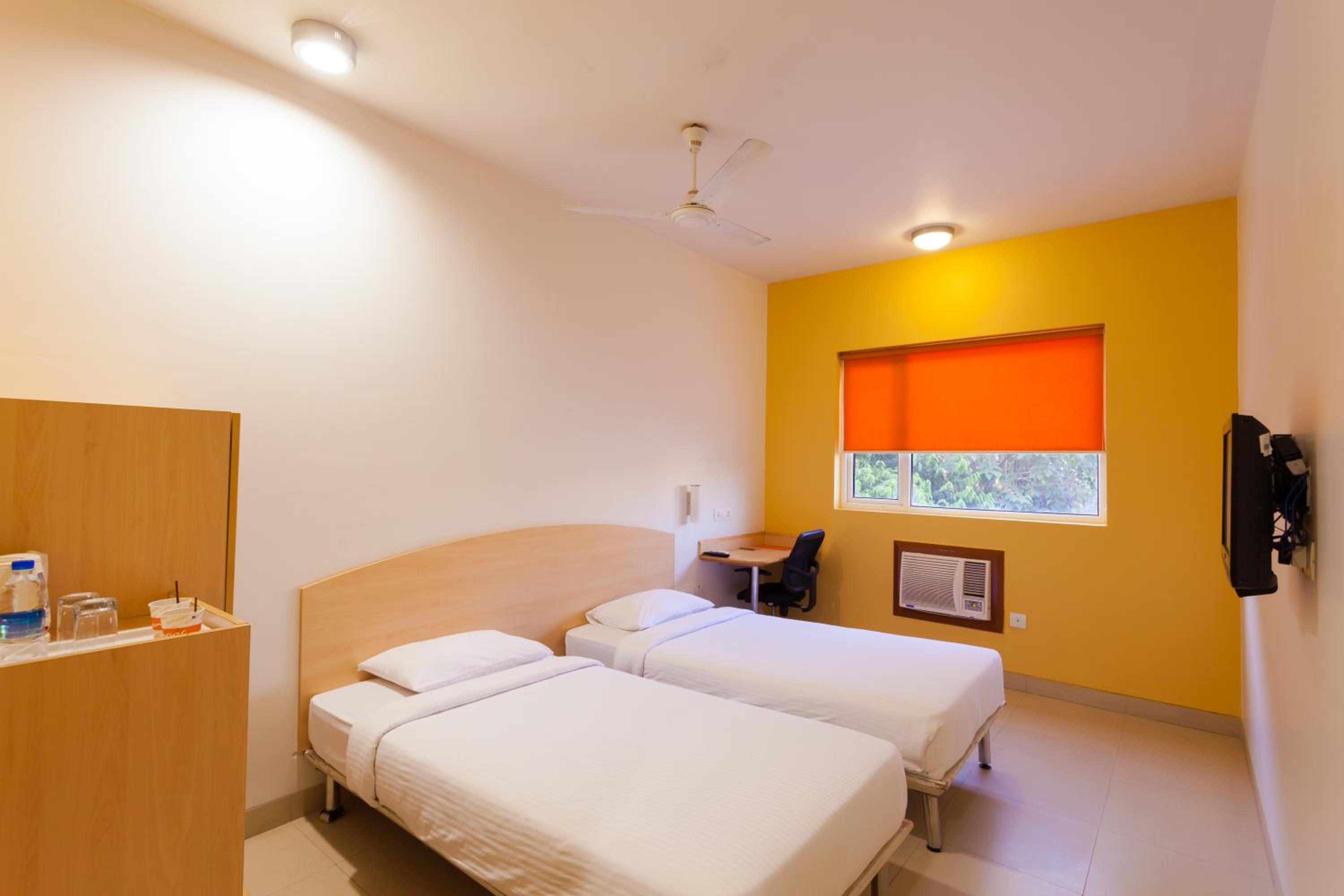 Twin Room - Photo 4