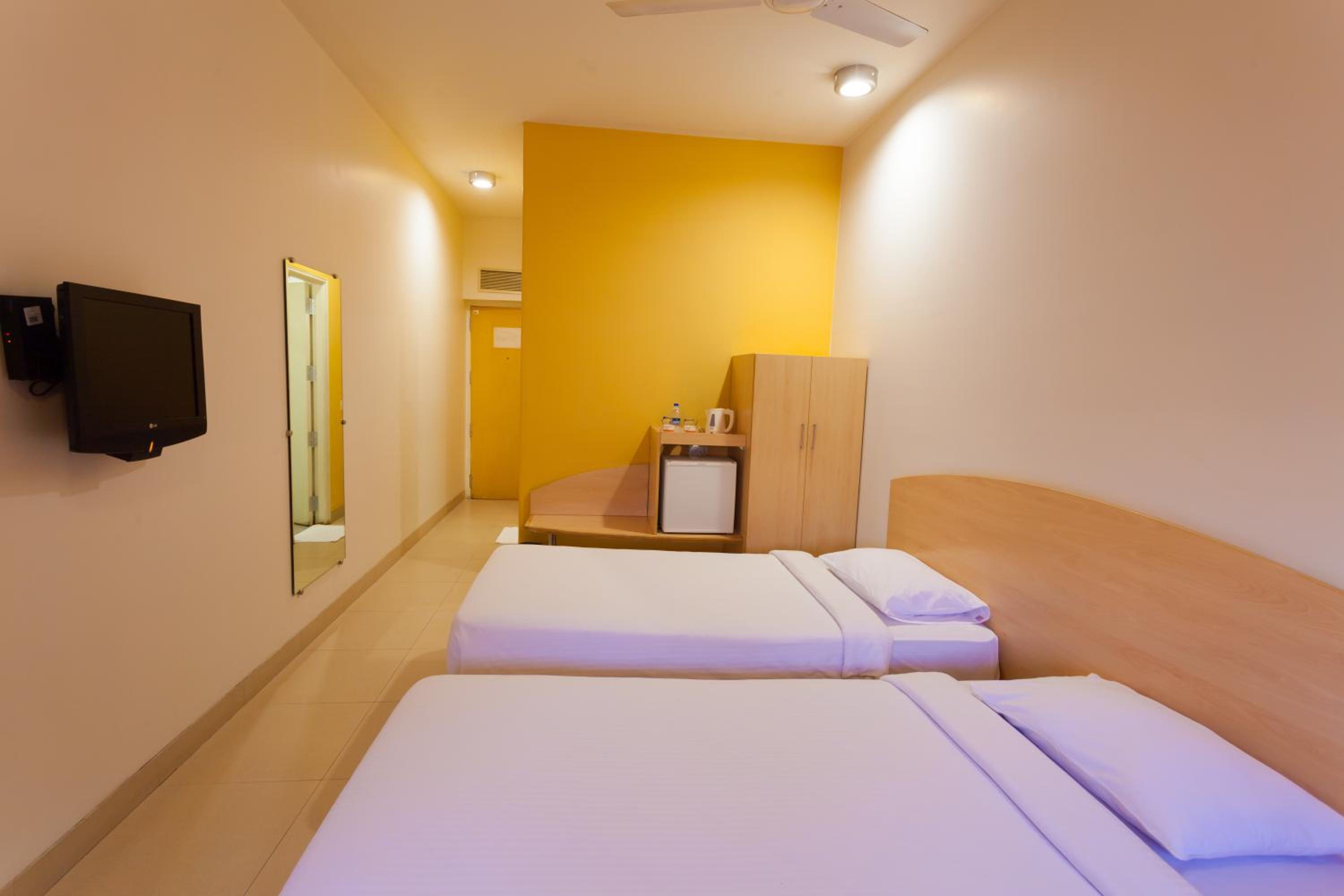 Twin Room - Photo 6