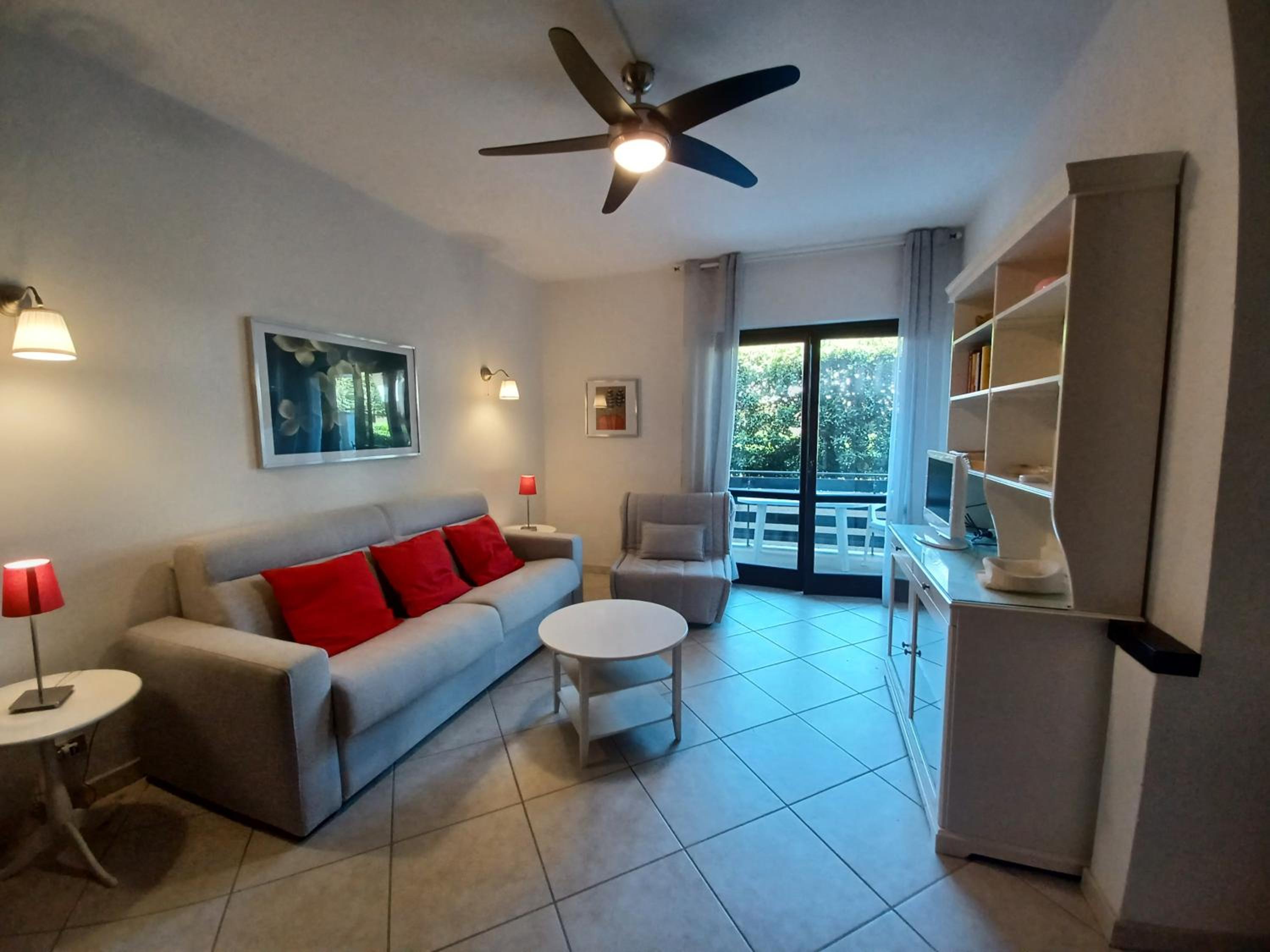 Studio Apartment photo 1