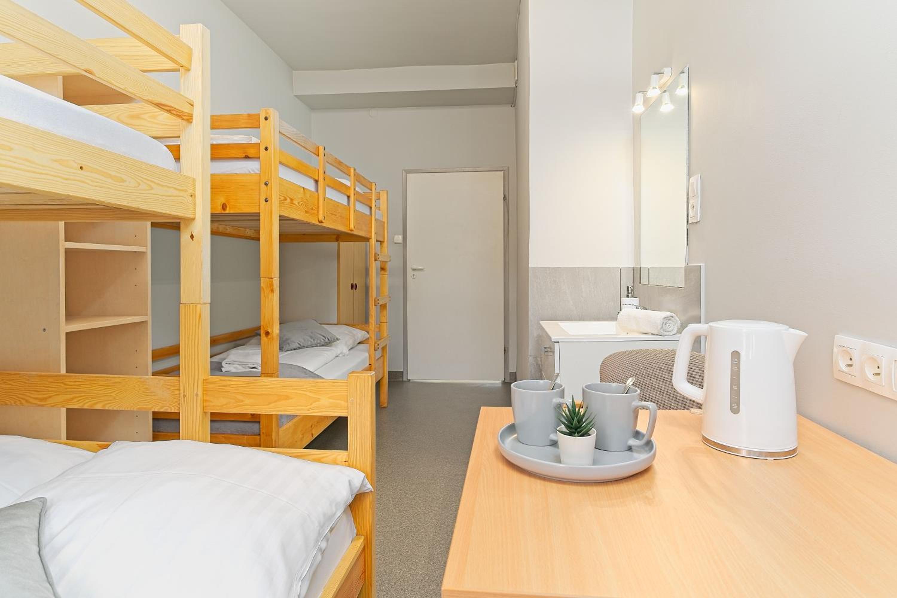 Quadruple Room with Private External Bathroom photo 2
