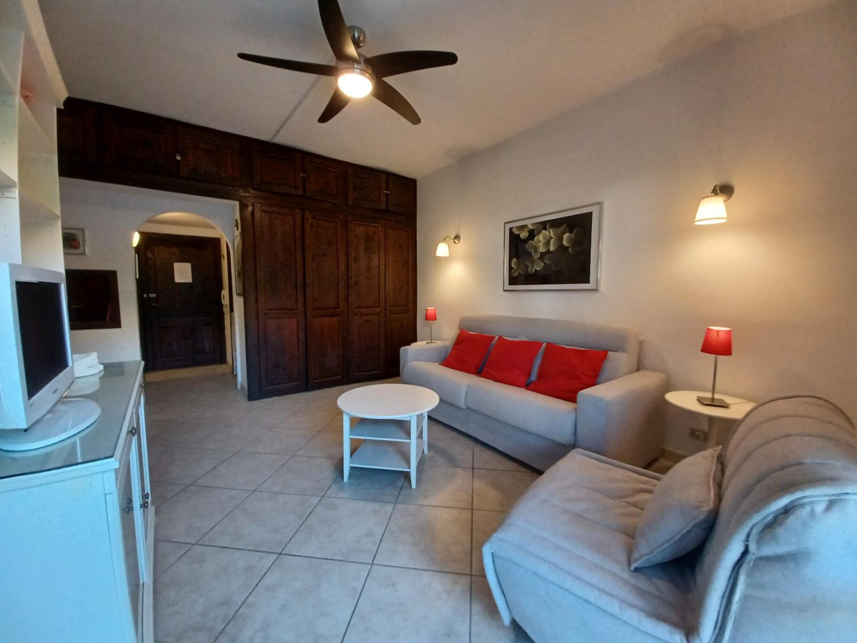 Studio Apartment photo 3