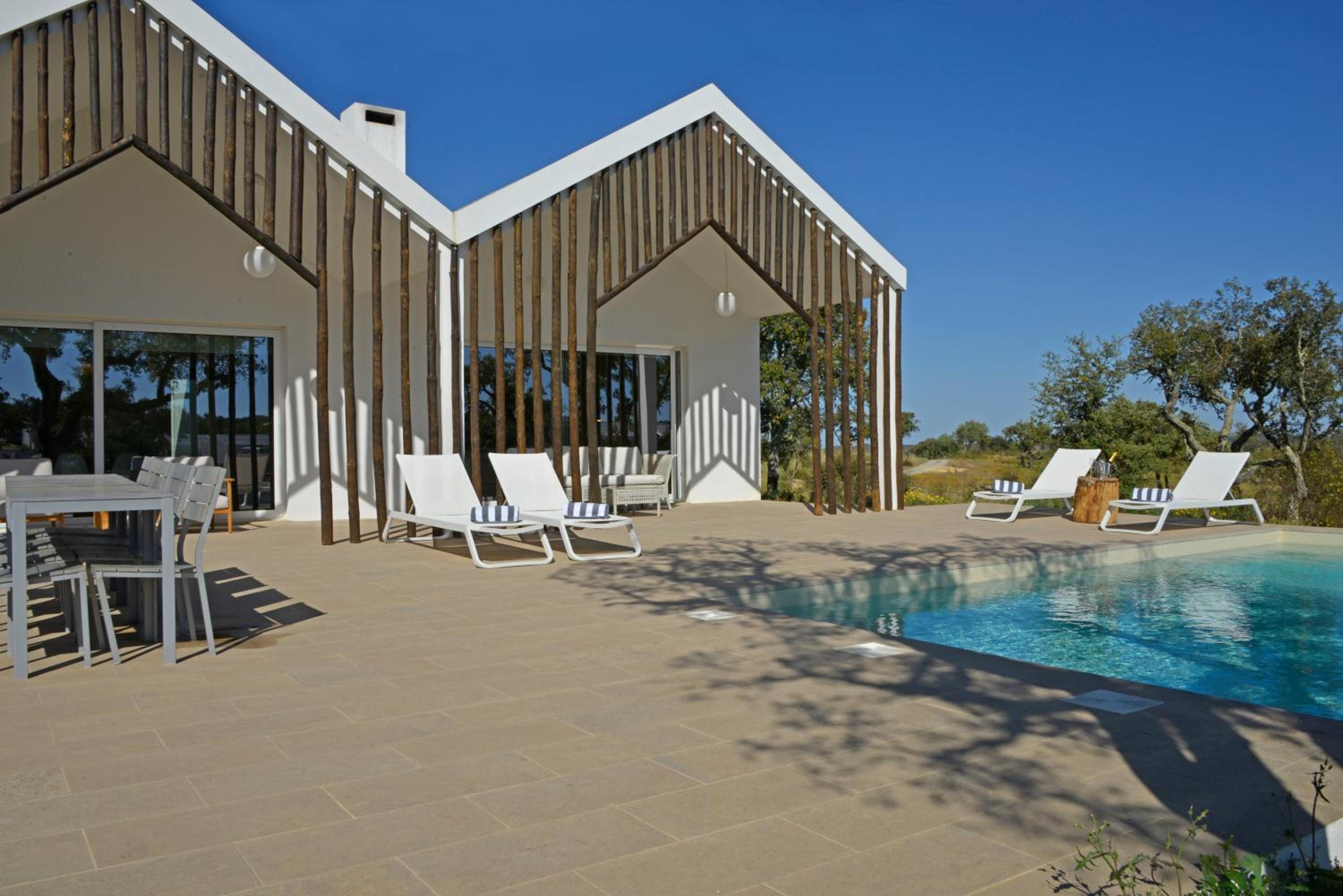 Villa with Private Pool thumbnail 5
