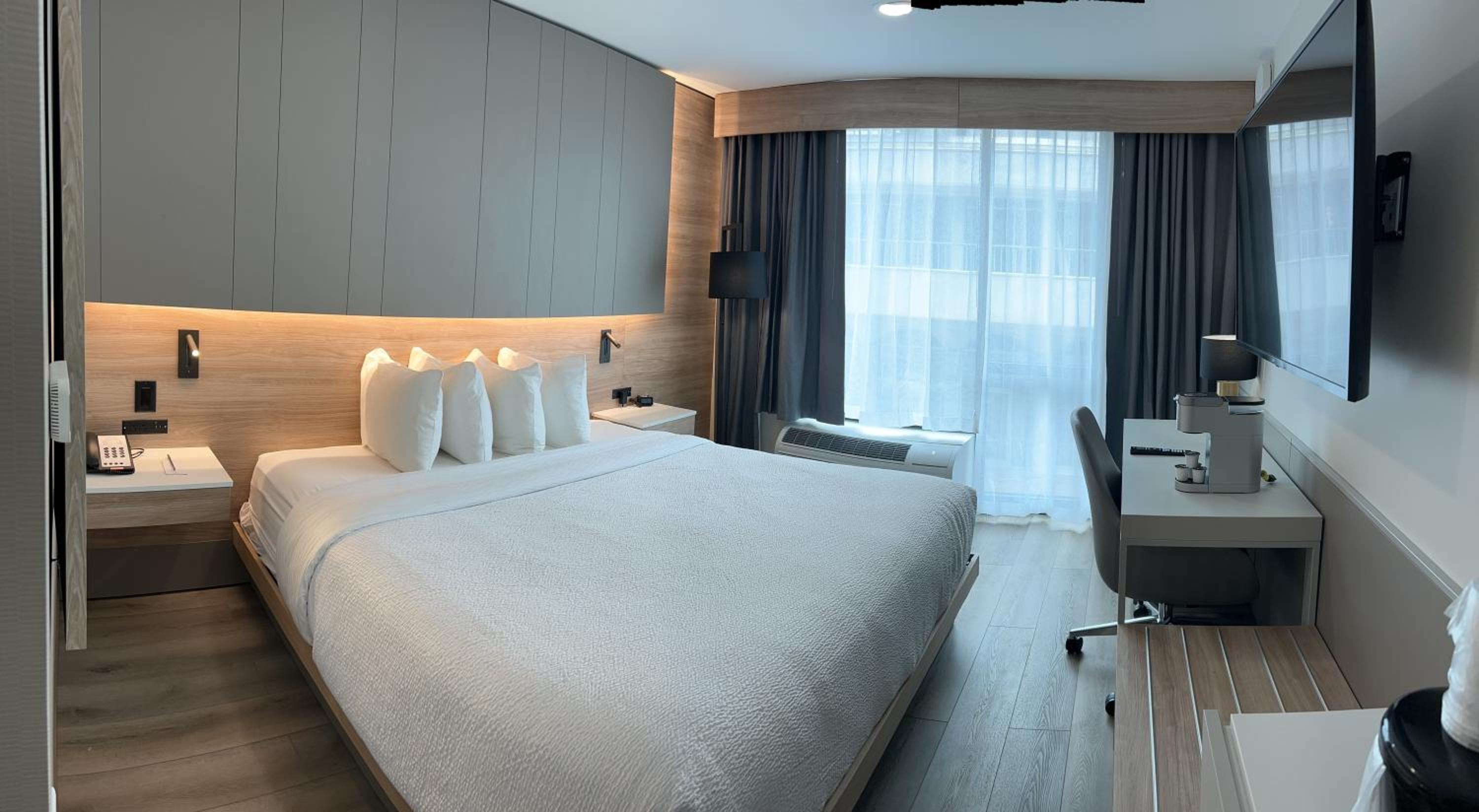 Superior King Room - Non Smoking - Photo 1